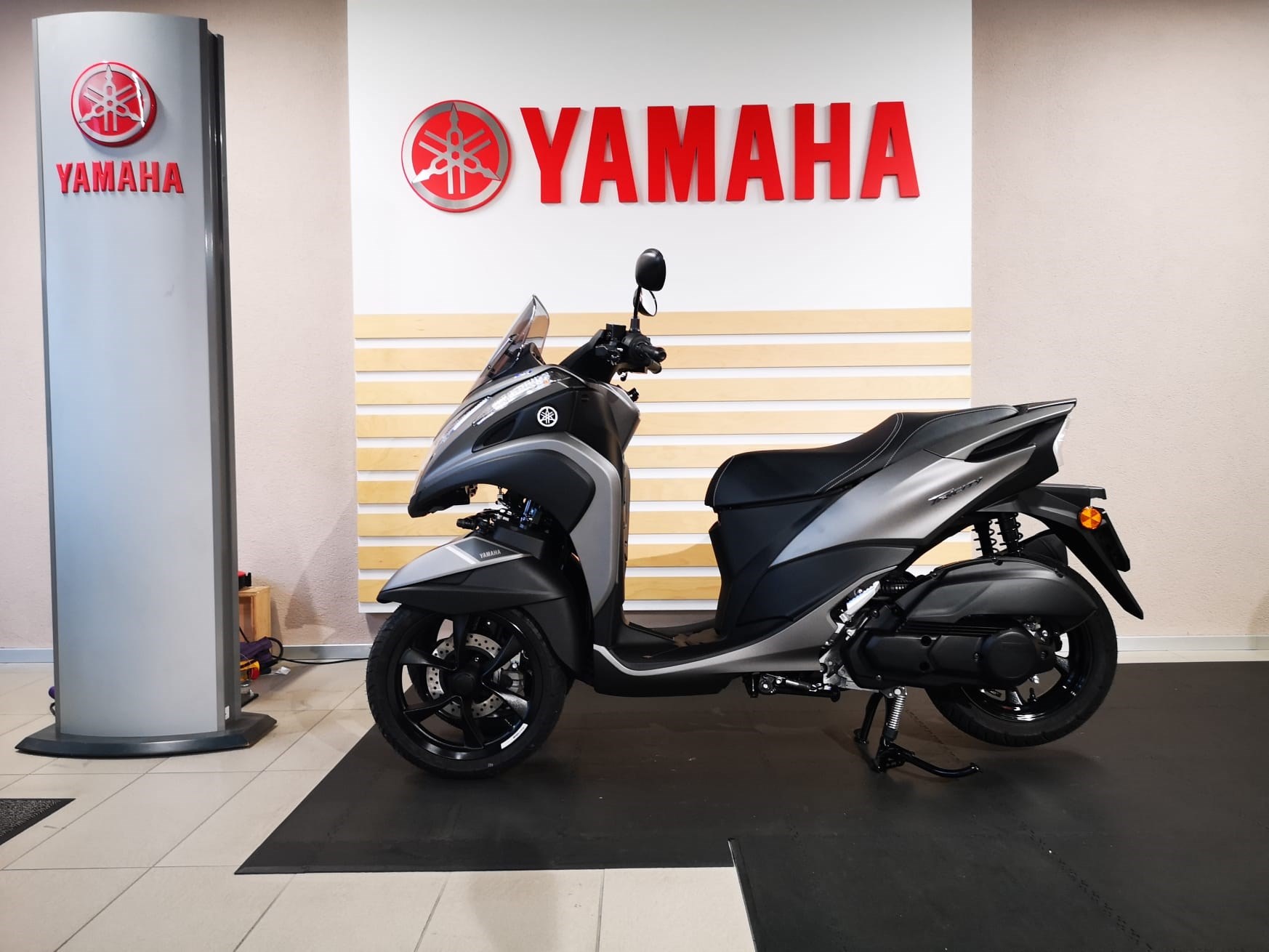 YAMAHA Tricity MW 125-showroom-element-2