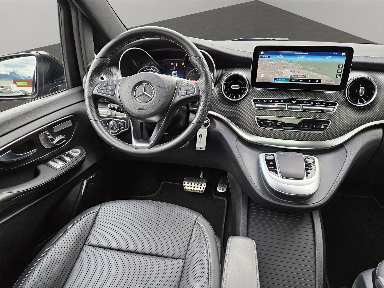 MERCEDES-BENZ V 300 d lang Swiss Edition 4Matic 9G-Tronic-image-8