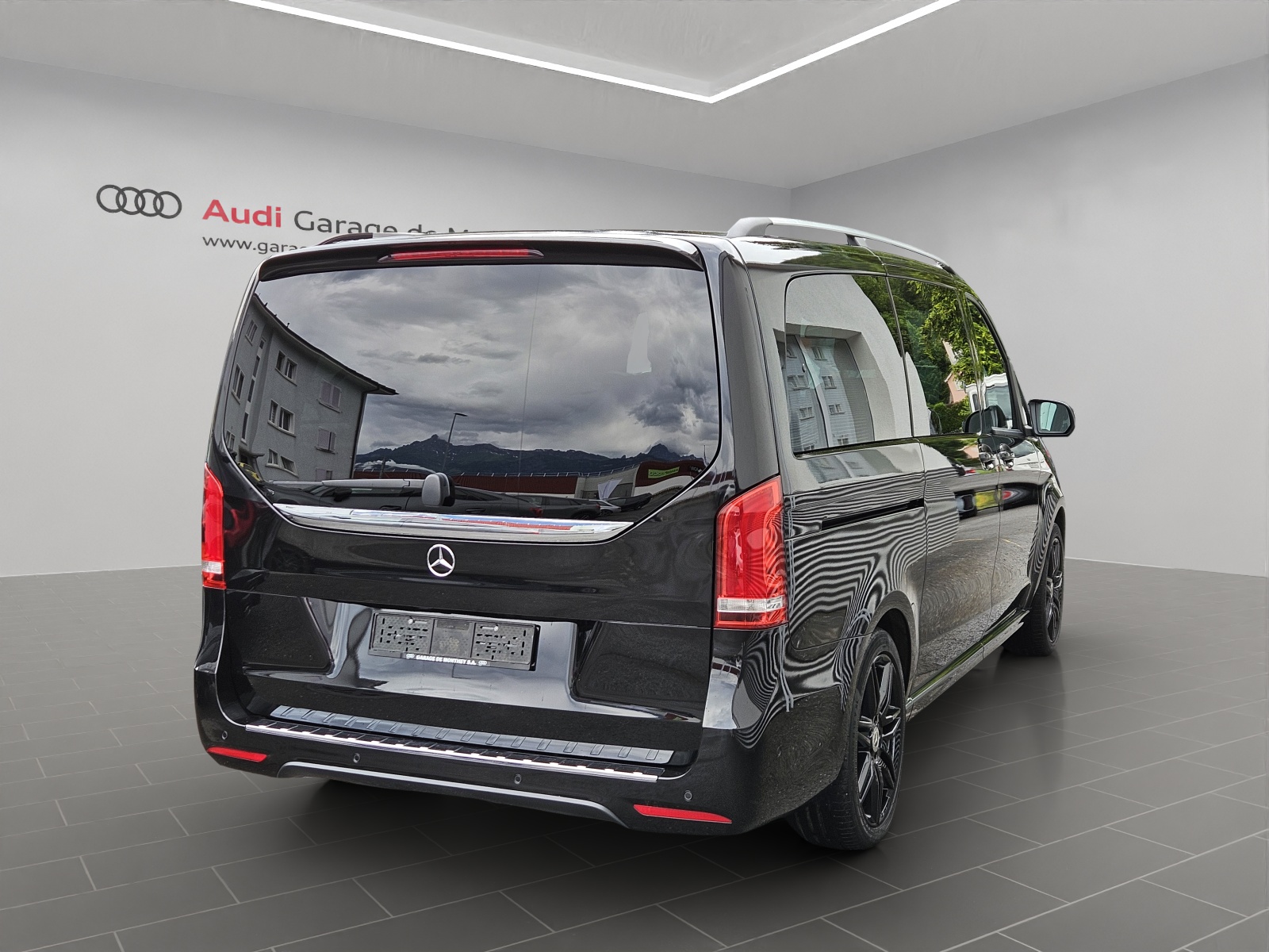 MERCEDES-BENZ V 300 d lang Swiss Edition 4Matic 9G-Tronic-image-3