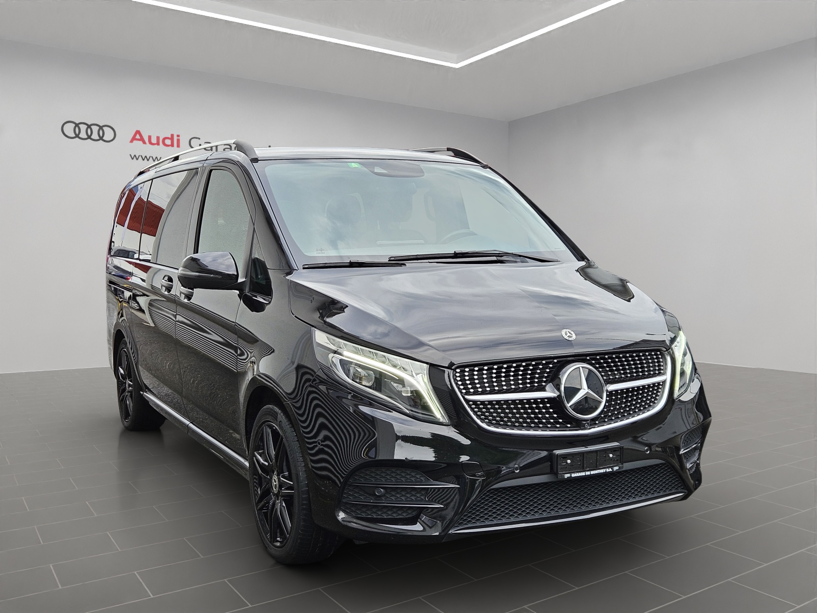 MERCEDES-BENZ V 300 d lang Swiss Edition 4Matic 9G-Tronic-image-4