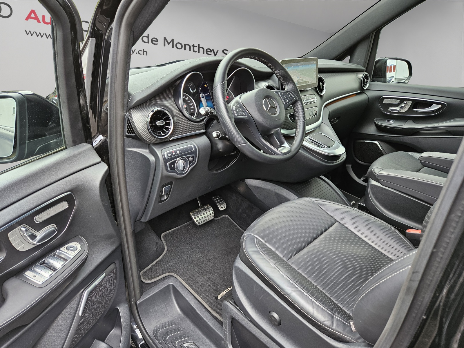 MERCEDES-BENZ V 300 d lang Swiss Edition 4Matic 9G-Tronic-image-6