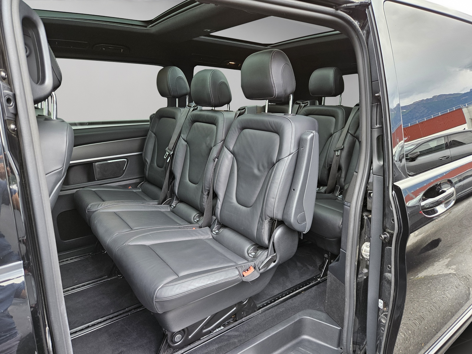 MERCEDES-BENZ V 300 d lang Swiss Edition 4Matic 9G-Tronic-image-12