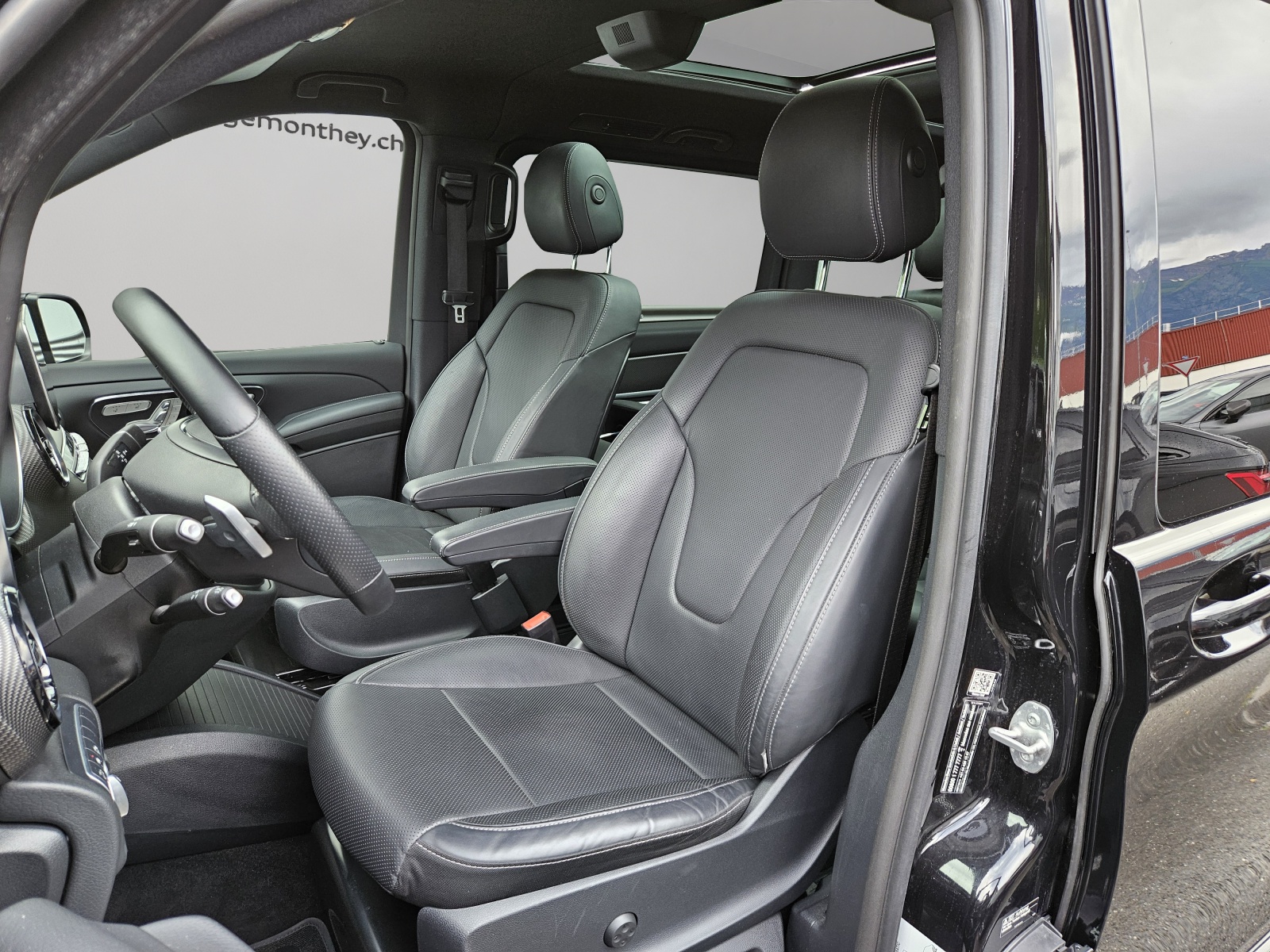 MERCEDES-BENZ V 300 d lang Swiss Edition 4Matic 9G-Tronic-image-7