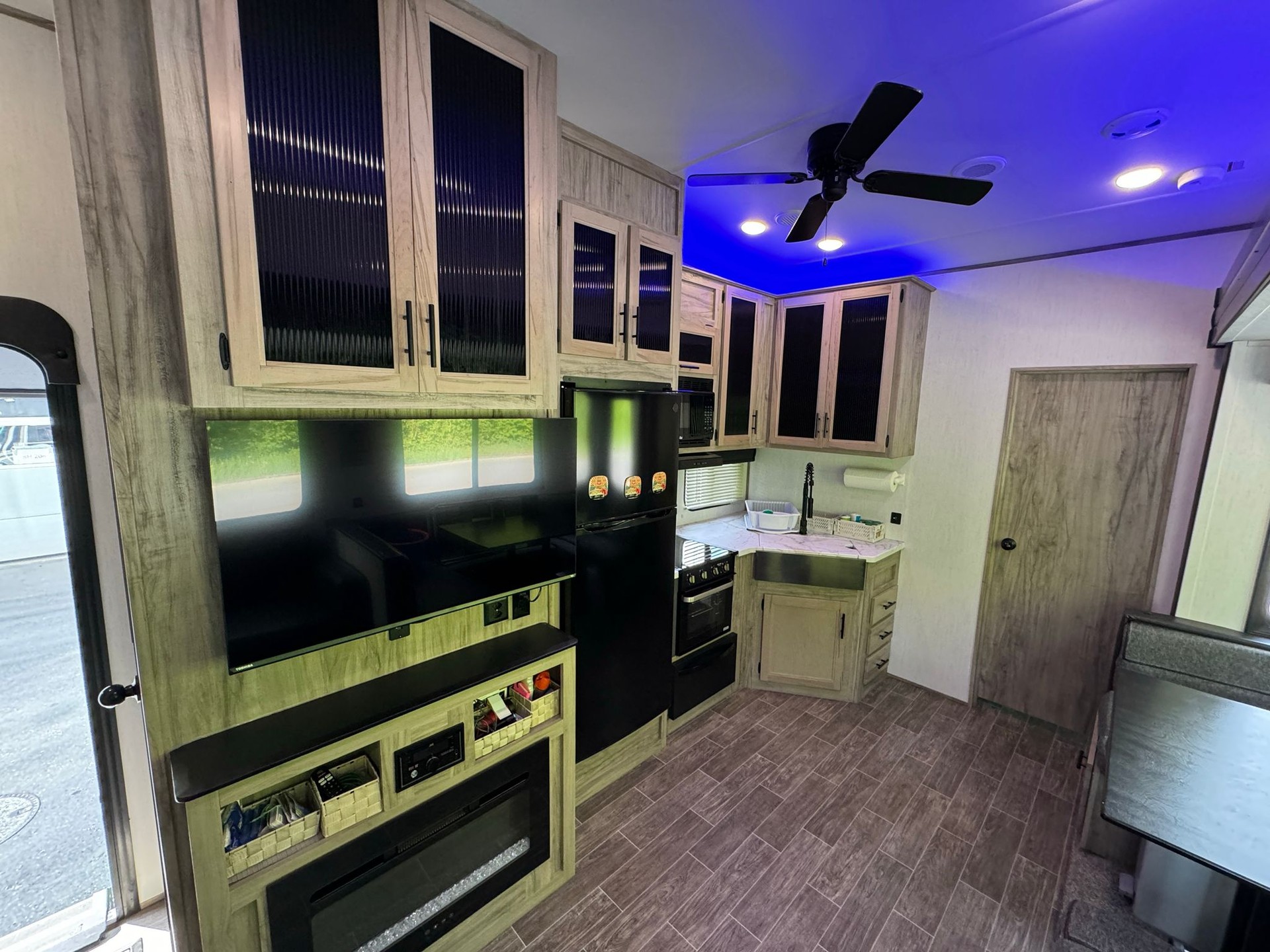 FORREST RIVER ARCTIC WOLF FIFTH WHEELS 287BH-image-25