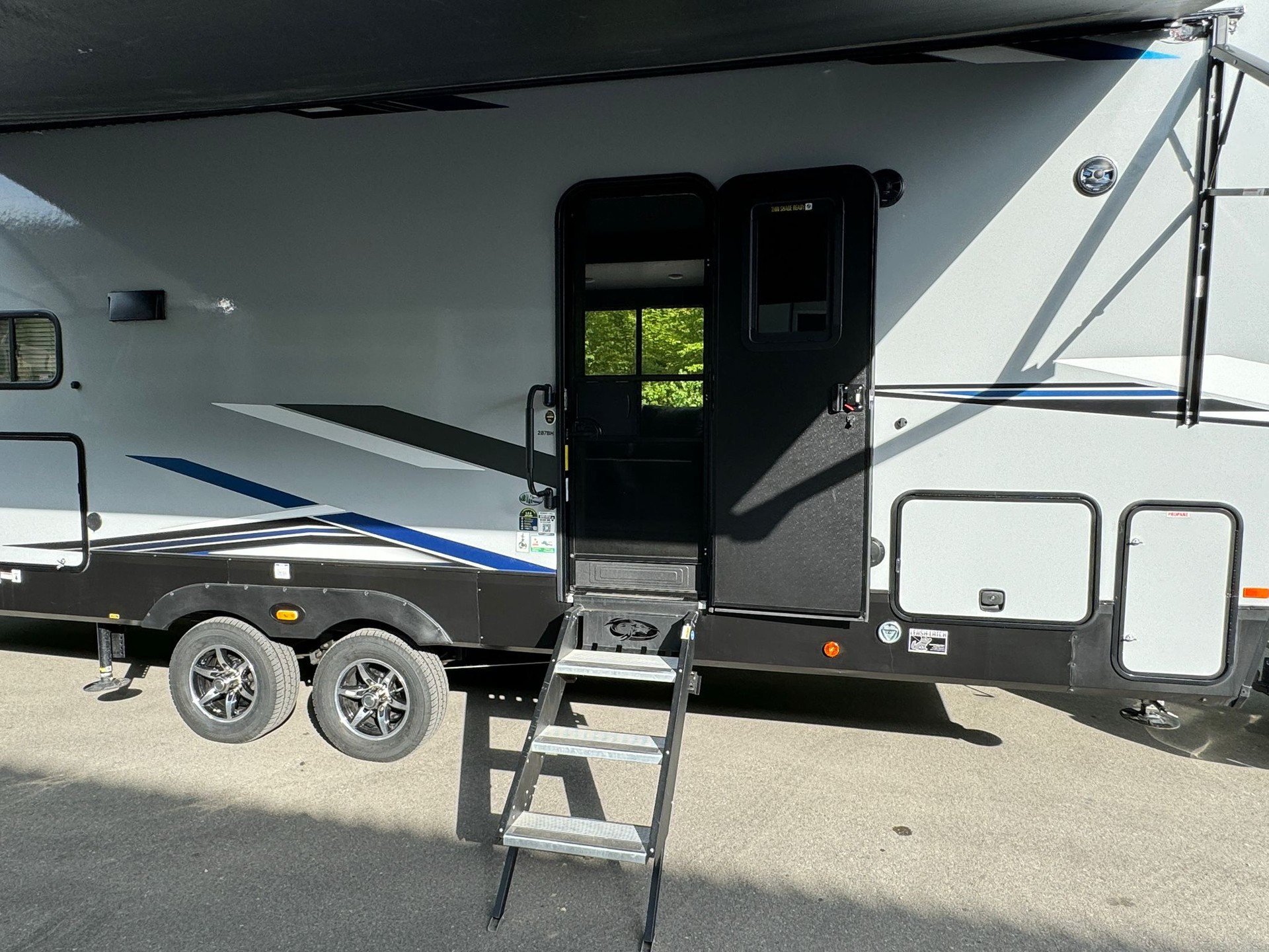 FORREST RIVER ARCTIC WOLF FIFTH WHEELS 287BH-image-26
