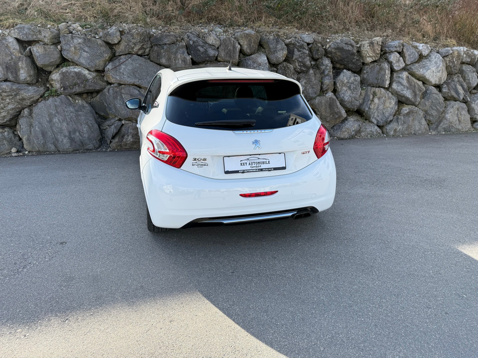 PEUGEOT 208 1.6 Turbo GTi-image-3
