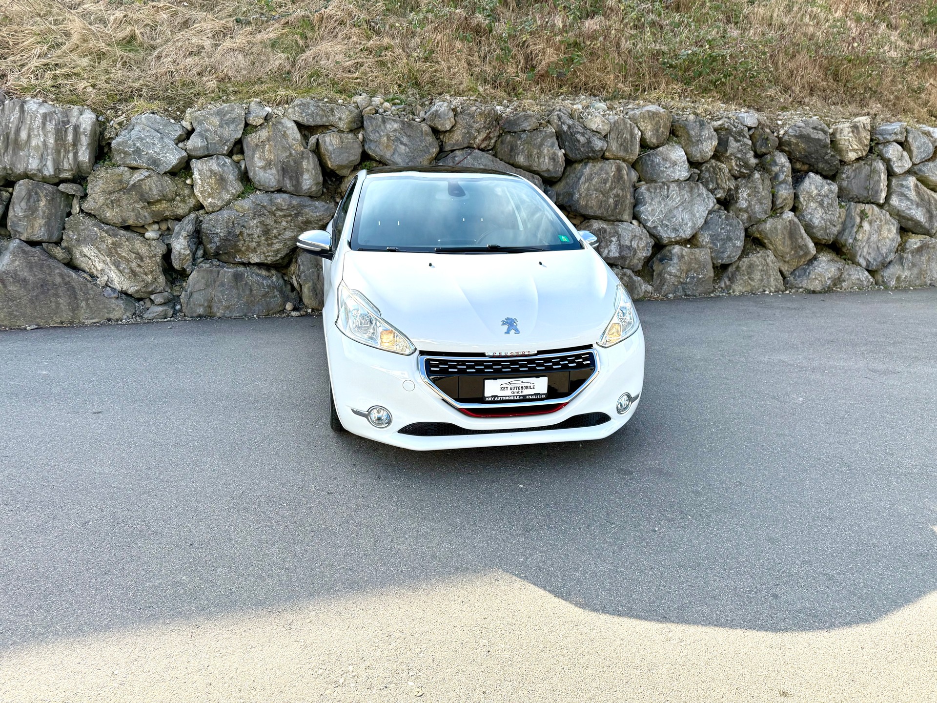 PEUGEOT 208 1.6 Turbo GTi-image-1