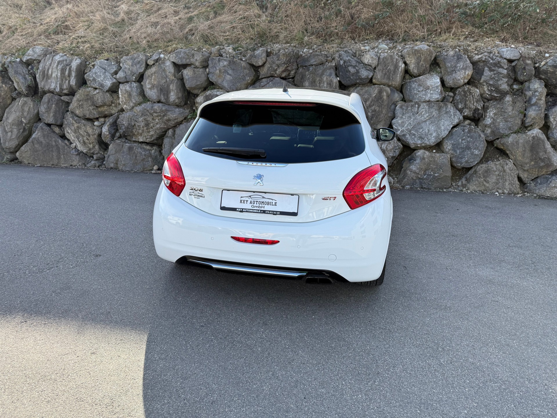 PEUGEOT 208 1.6 Turbo GTi-image-2