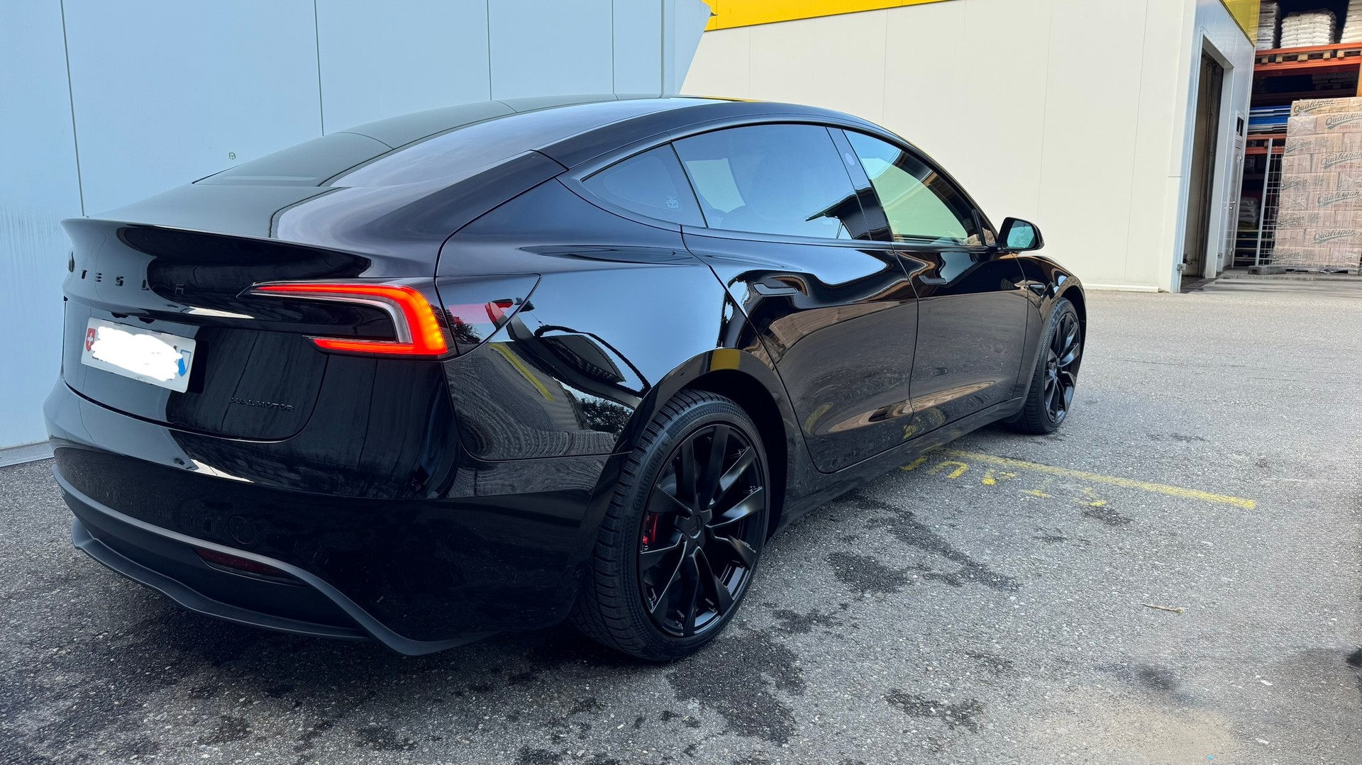 TESLA Model 3 Long Range Dual Motor AWD-image-1