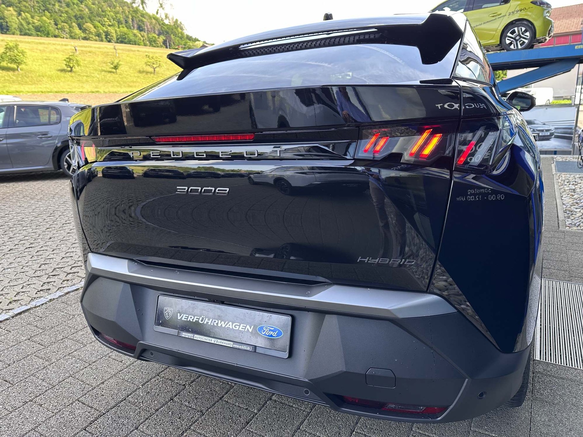 PEUGEOT 3008 1.2 Hybrid Allure Premium 8 Jahre Garantie-image-5