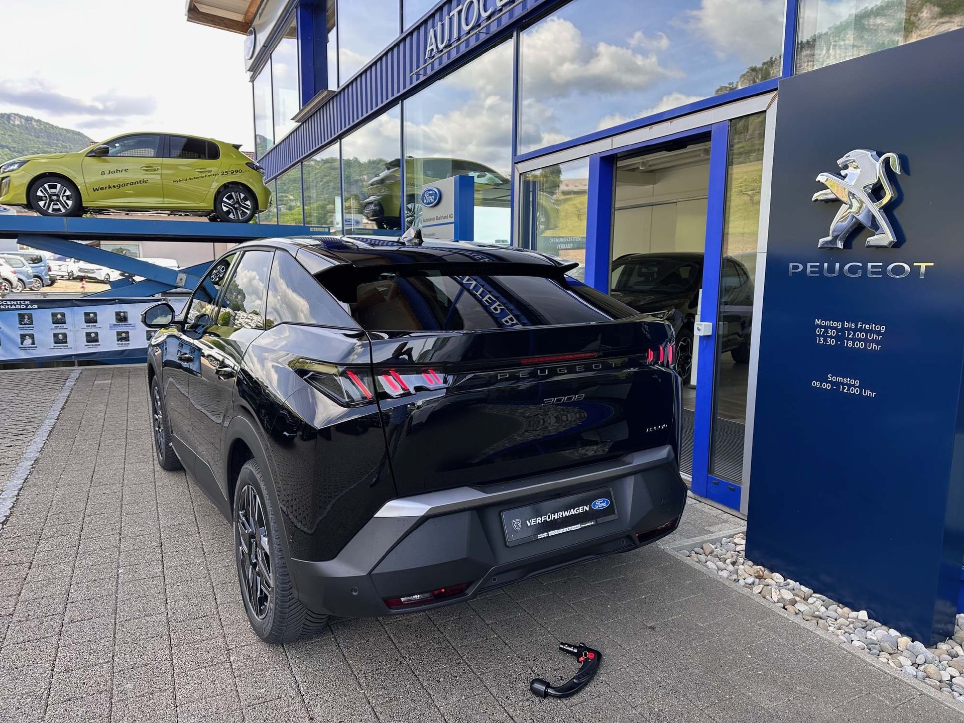 PEUGEOT 3008 1.2 Hybrid Allure Premium 8 Jahre Garantie-image-4