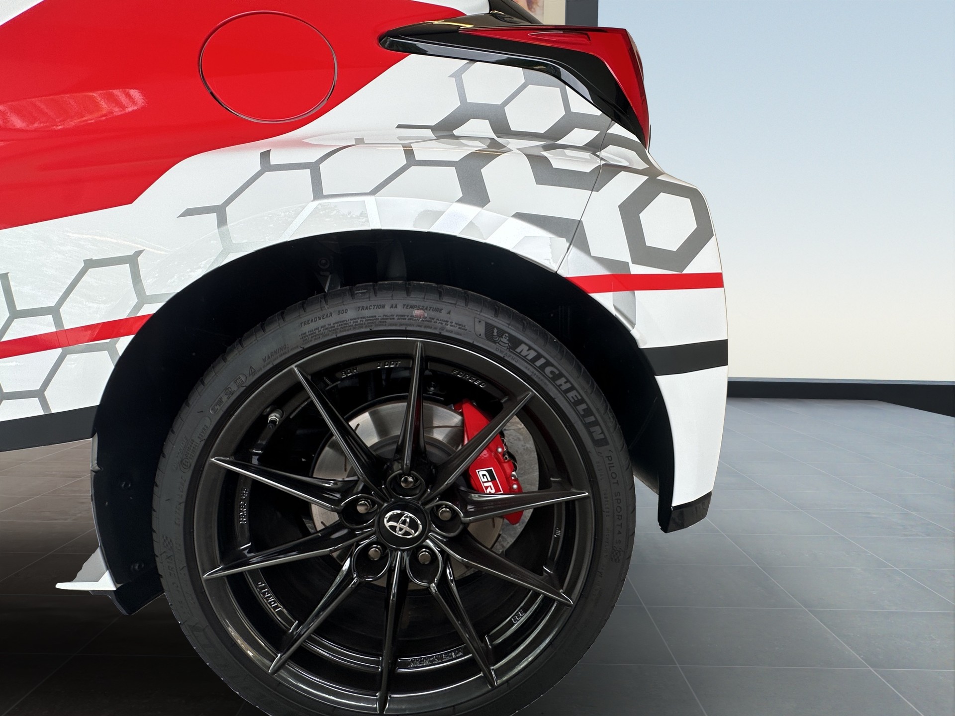 TOYOTA Yaris 1.6 GR Sport-image-19