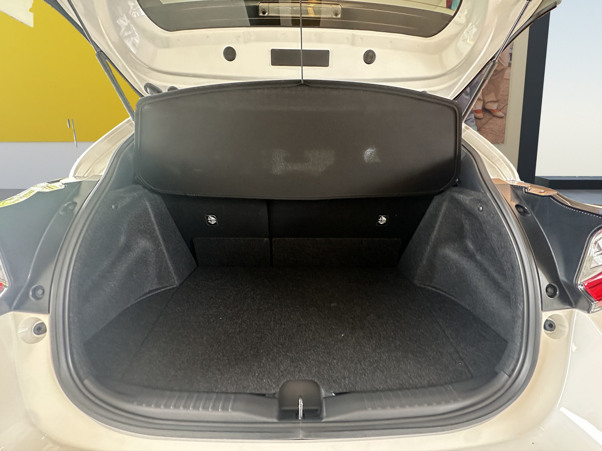 TOYOTA Yaris 1.6 GR Sport-image-6
