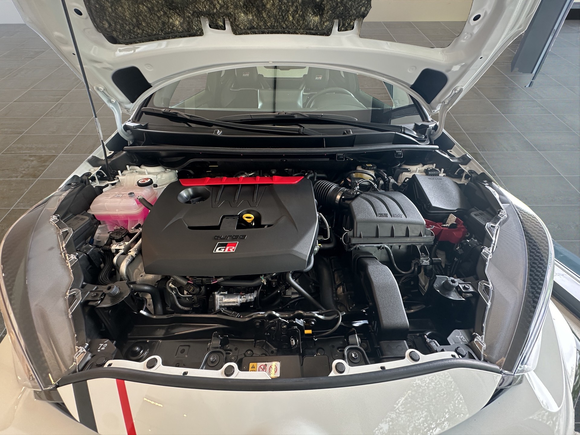 TOYOTA Yaris 1.6 GR Sport-image-20