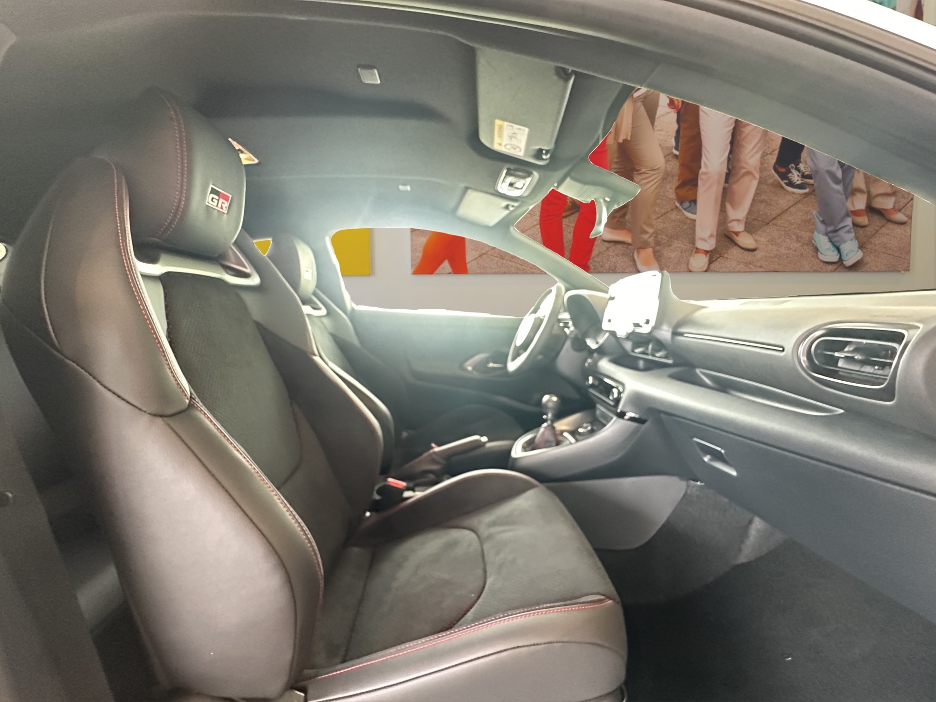 TOYOTA Yaris 1.6 GR Sport-image-14