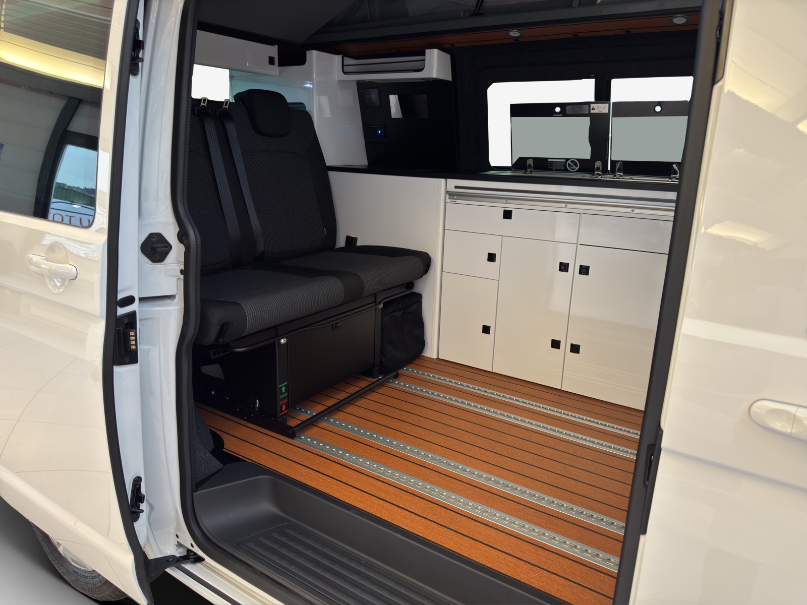 VW ENVIA Camper 2.0TDi 4motion DSG-image-12