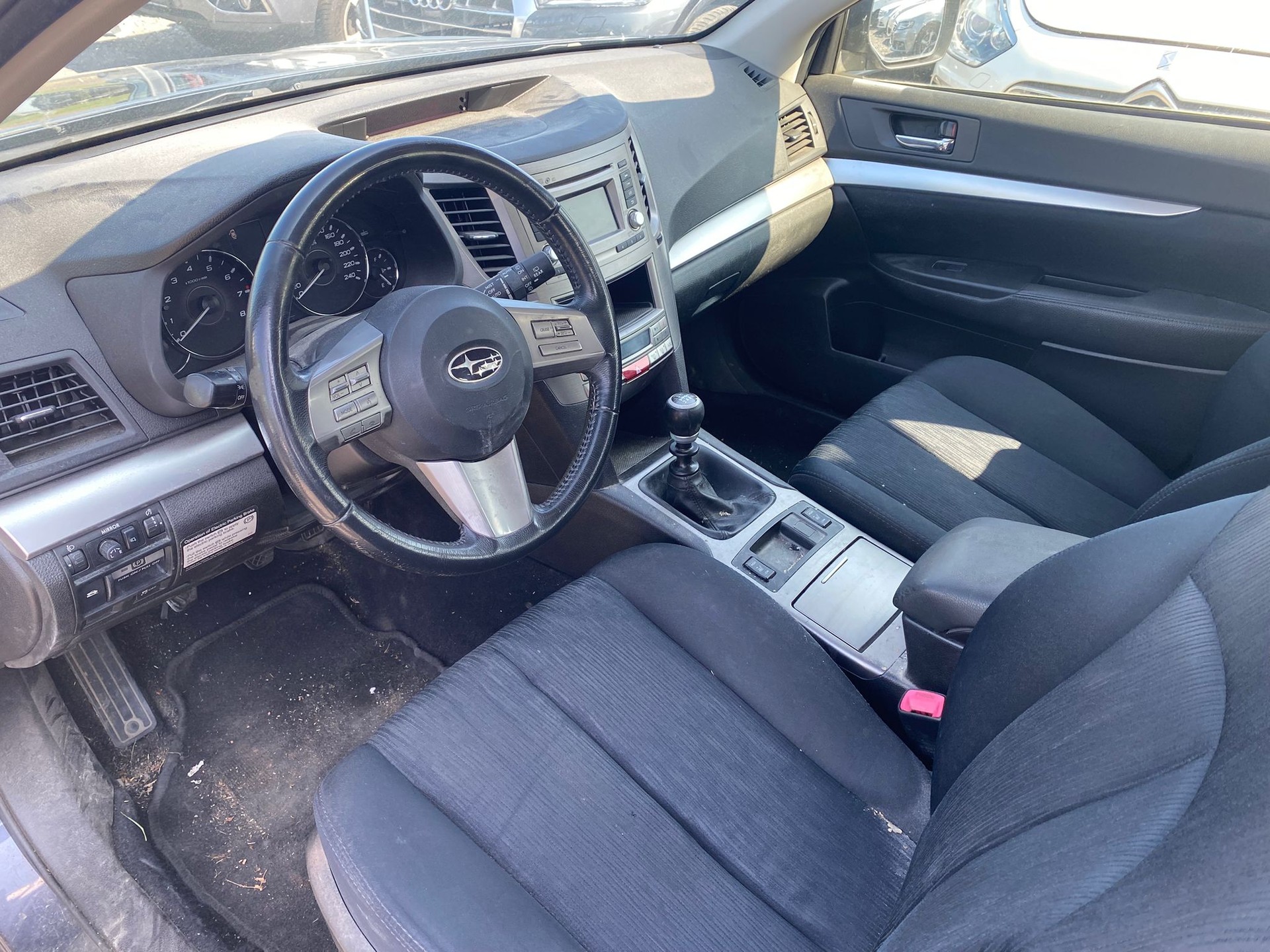 SUBARU Legacy 2.0i Limited AWD-image-11