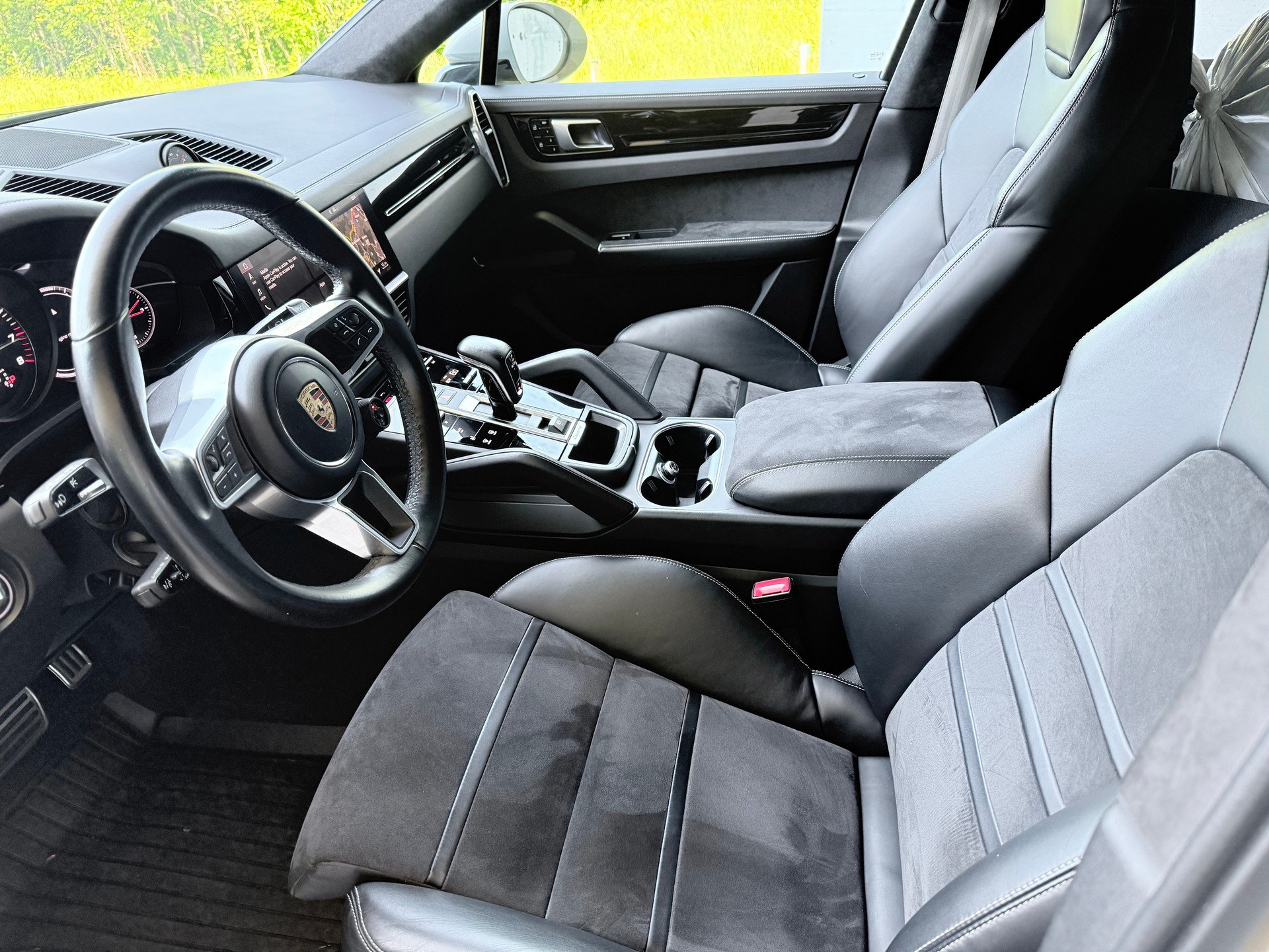 PORSCHE Cayenne GTS Coupé-image-6