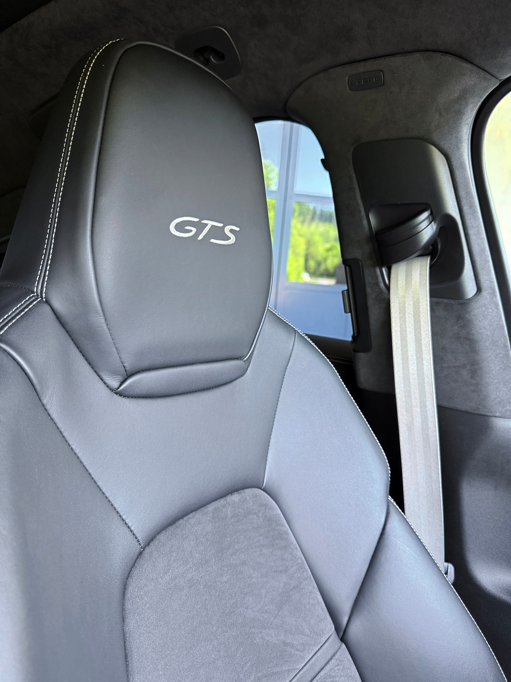 PORSCHE Cayenne GTS Coupé-image-11
