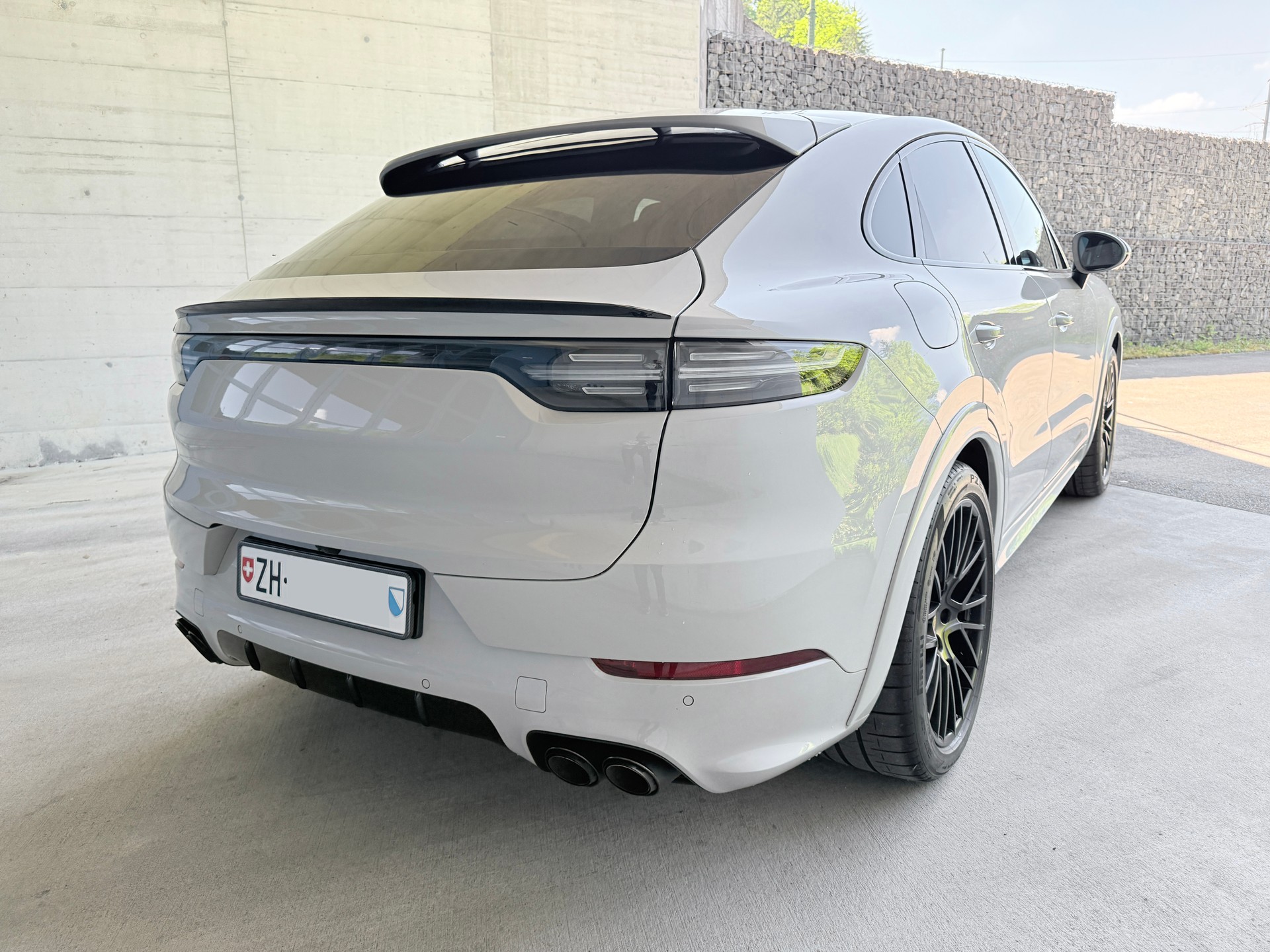 PORSCHE Cayenne GTS Coupé-image-3
