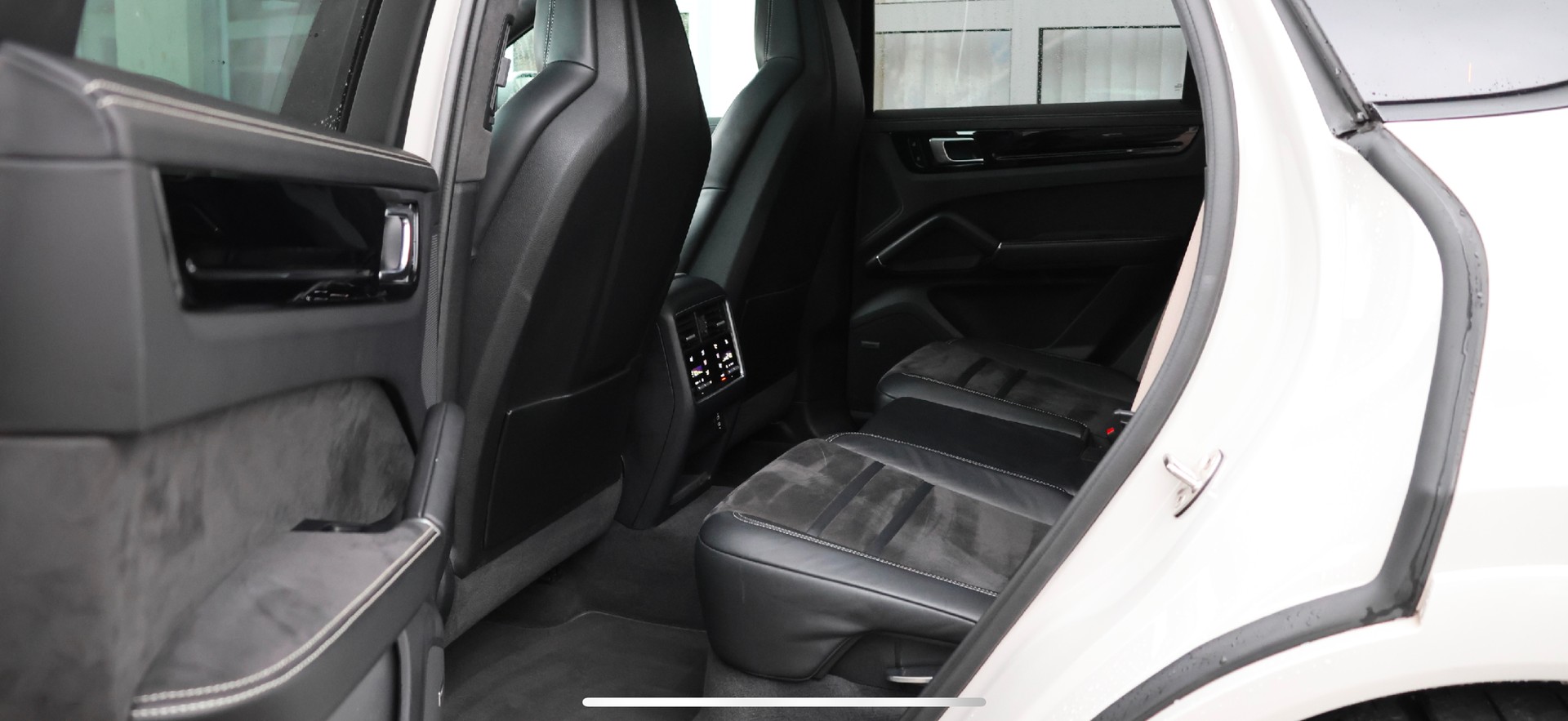 PORSCHE Cayenne GTS Coupé-image-12