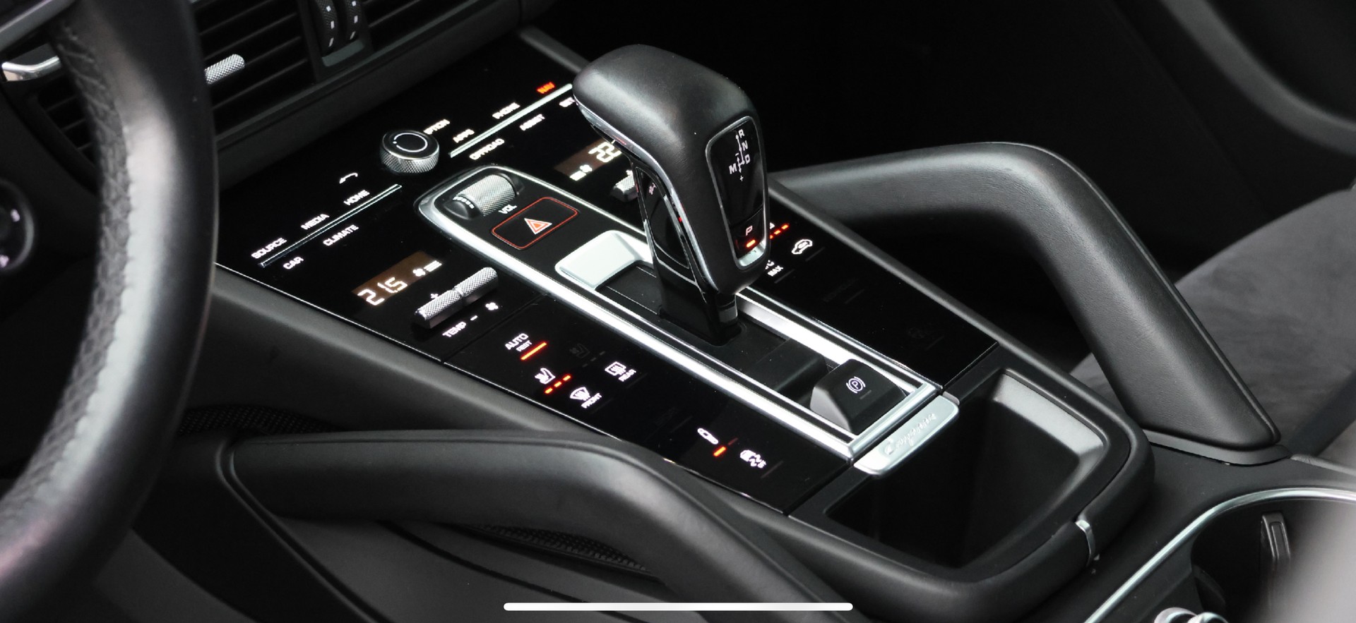 PORSCHE Cayenne GTS Coupé-image-8