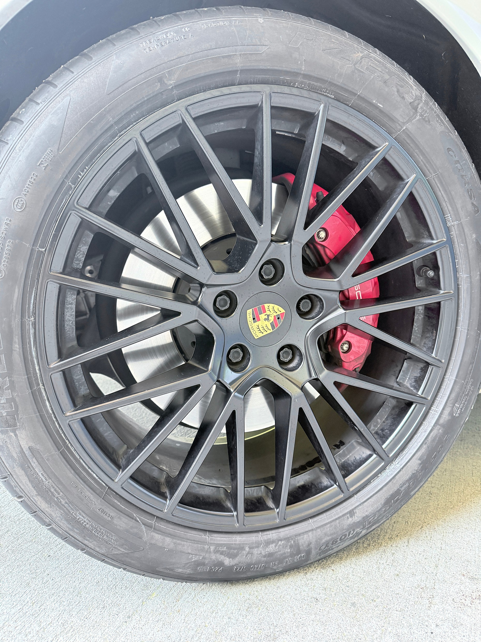 PORSCHE Cayenne GTS Coupé-image-15