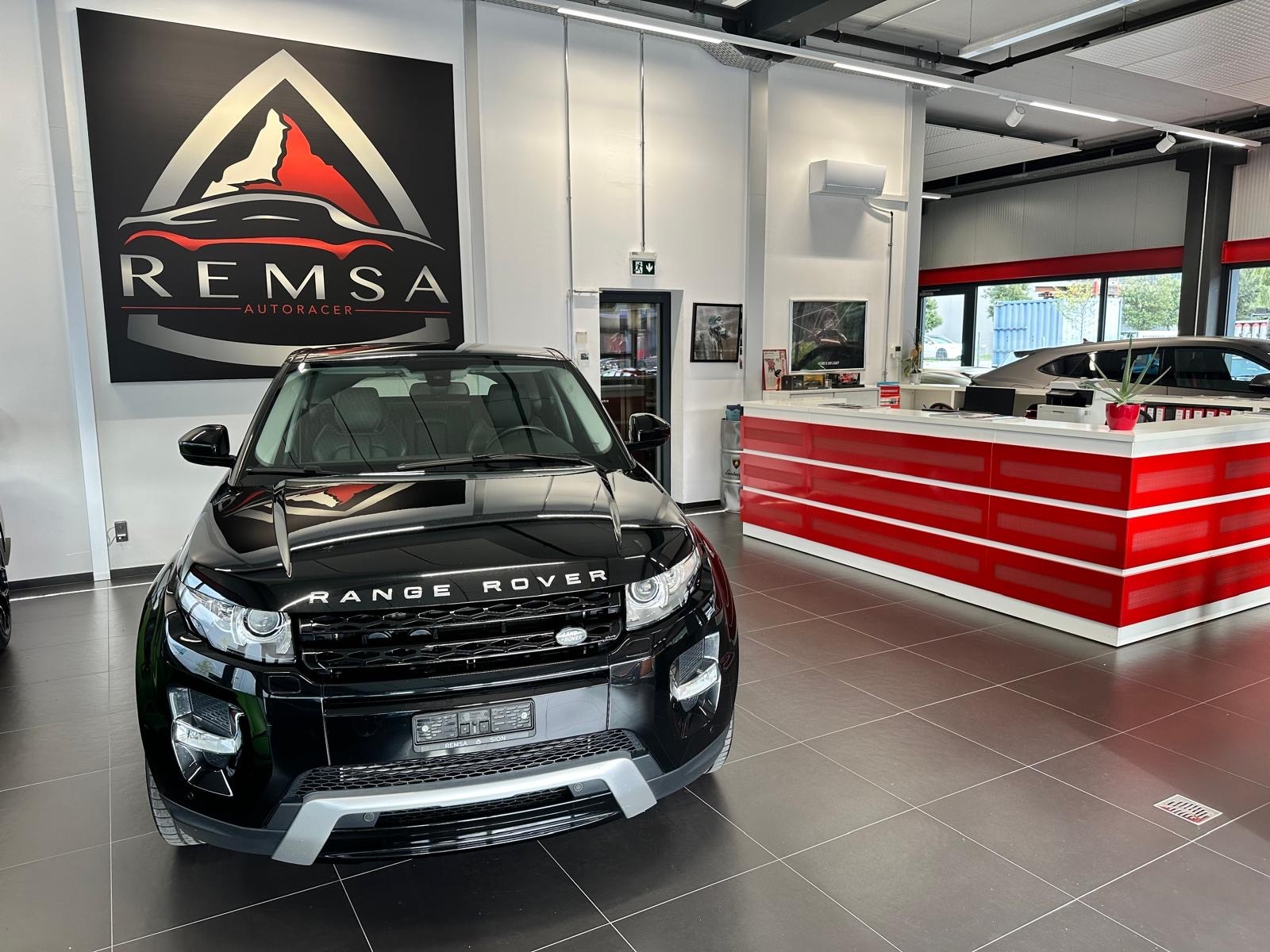 LAND ROVER Range Rover Evoque 2.0 Si4 Dynamic AT9-image-2
