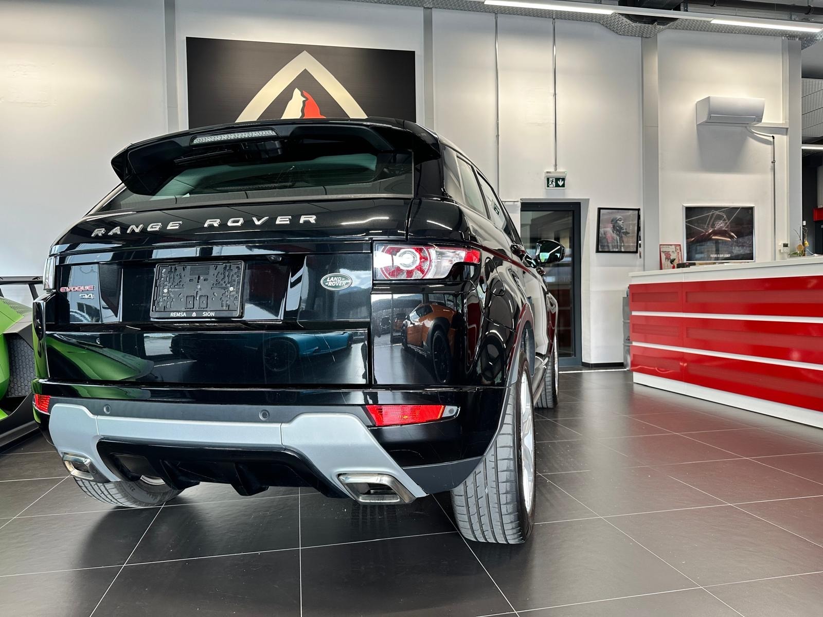 LAND ROVER Range Rover Evoque 2.0 Si4 Dynamic AT9-image-4