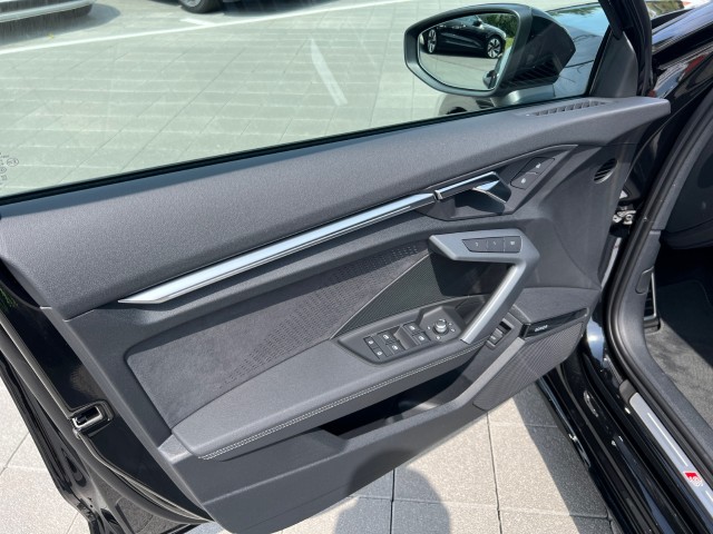 AUDI A3 Sportback 35 TFSI S line Attraction S-tronic-image-10