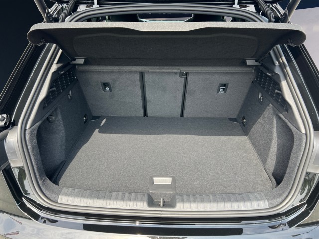 AUDI A3 Sportback 35 TFSI S line Attraction S-tronic-image-18
