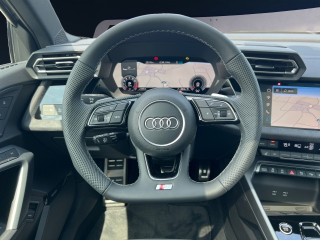 AUDI A3 Sportback 35 TFSI S line Attraction S-tronic-image-12