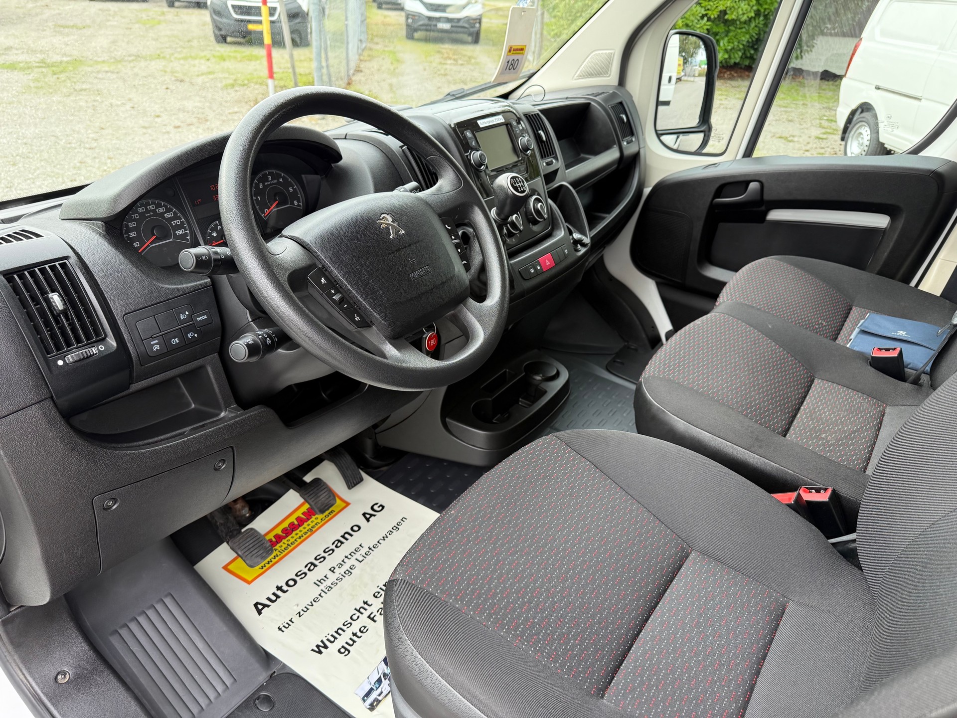 PEUGEOT Boxer 2.2 HDI 140 L3H3 mit Anhängerkupplung-image-10