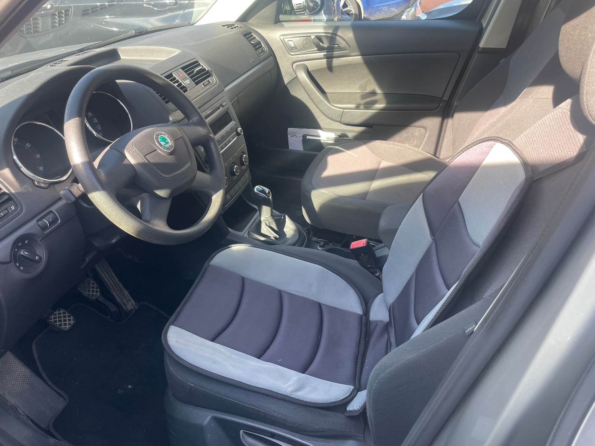 SKODA Yeti 1.8 TSI Ambition 4x4-image-13