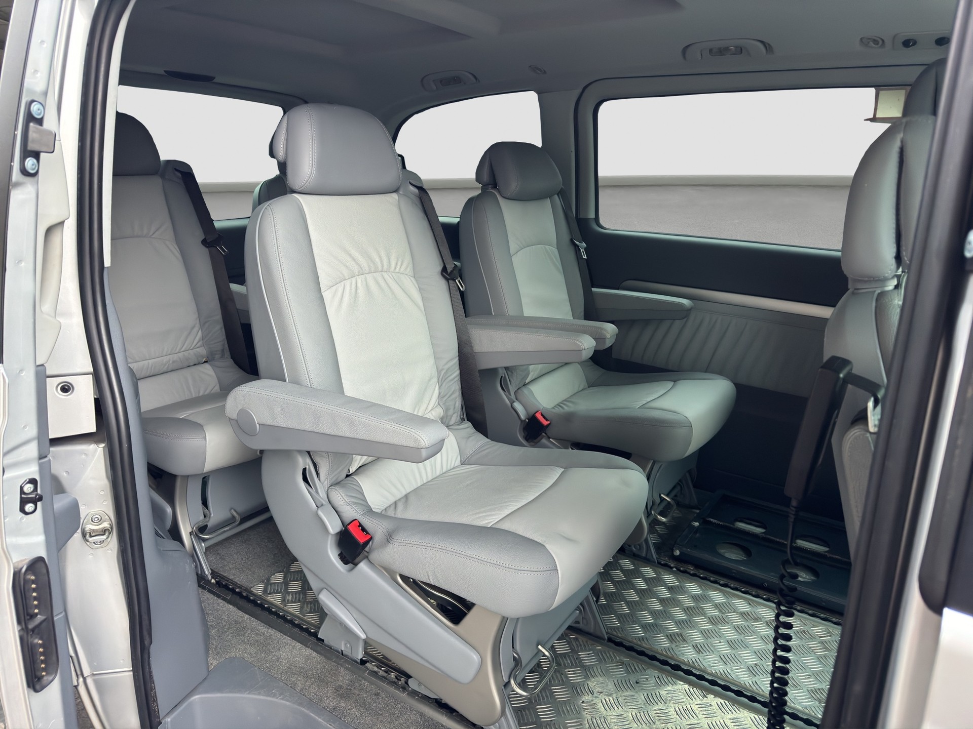 MERCEDES-BENZ Viano 2.2CDI Trend 4-Matic (Invalidenfahrzeug)-image-9