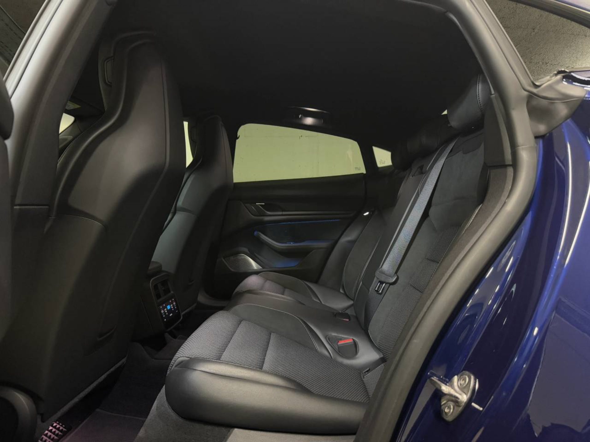 PORSCHE Taycan 4S-image-19