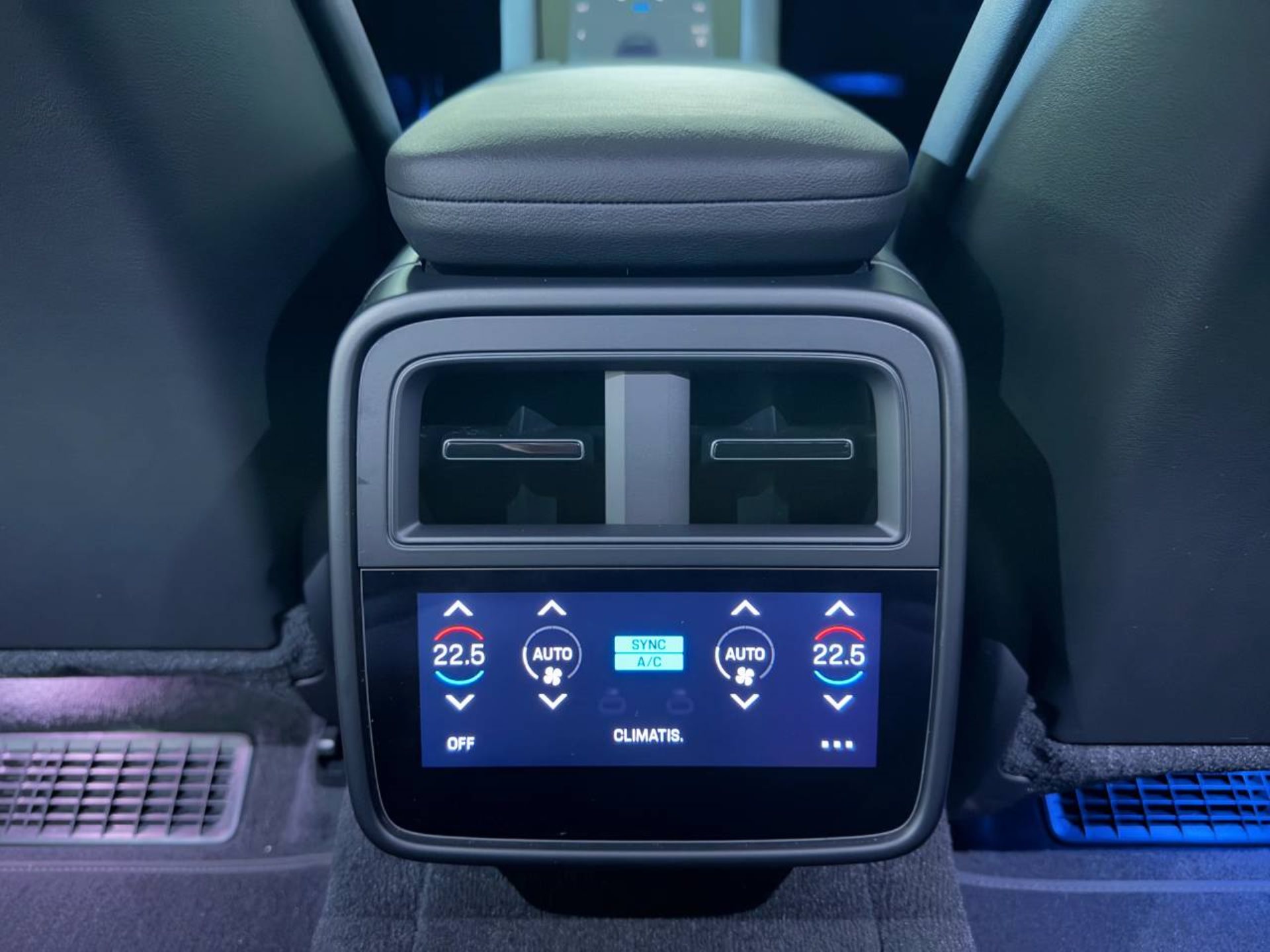 PORSCHE Taycan 4S-image-18