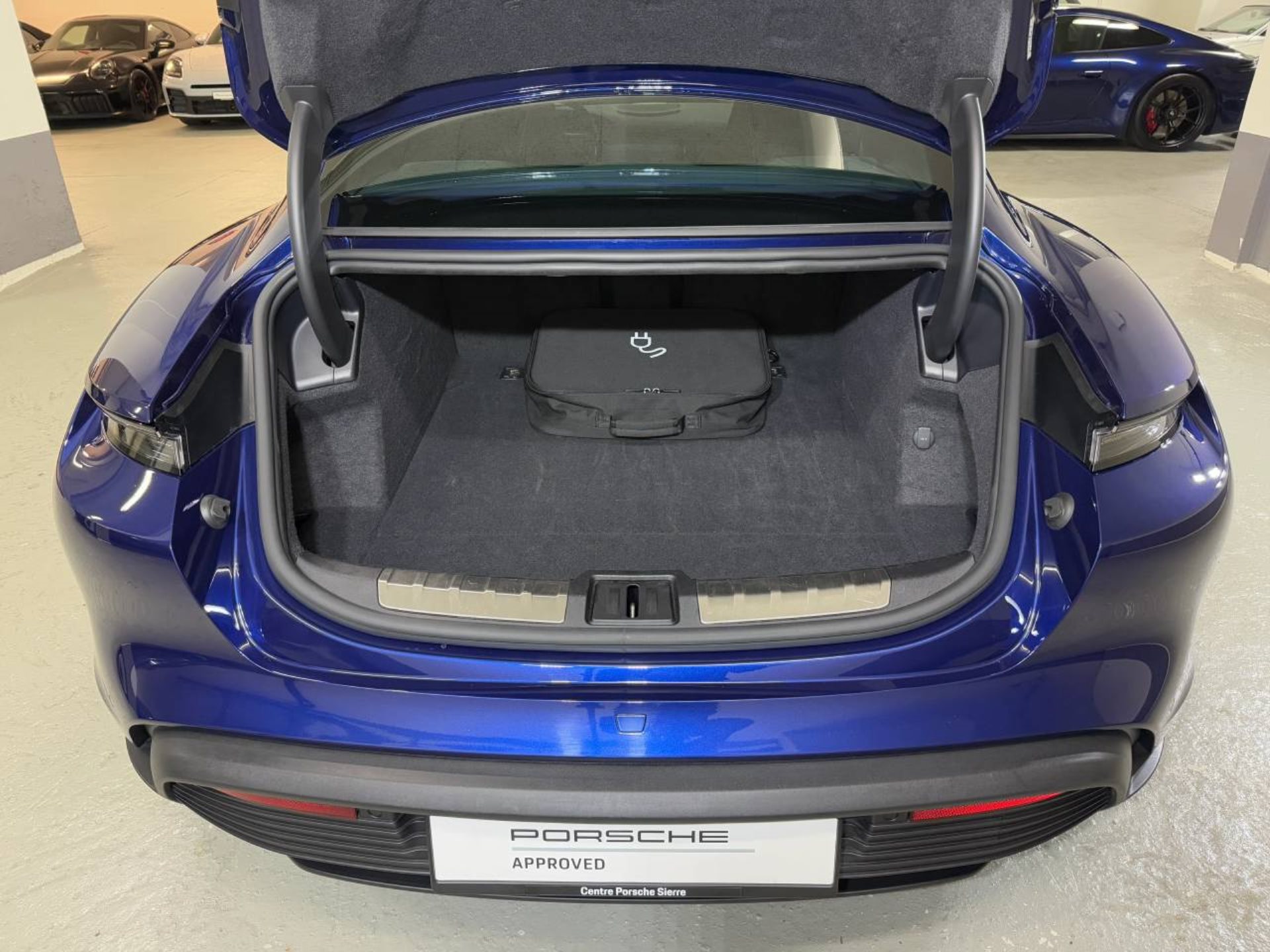 PORSCHE Taycan 4S-image-20
