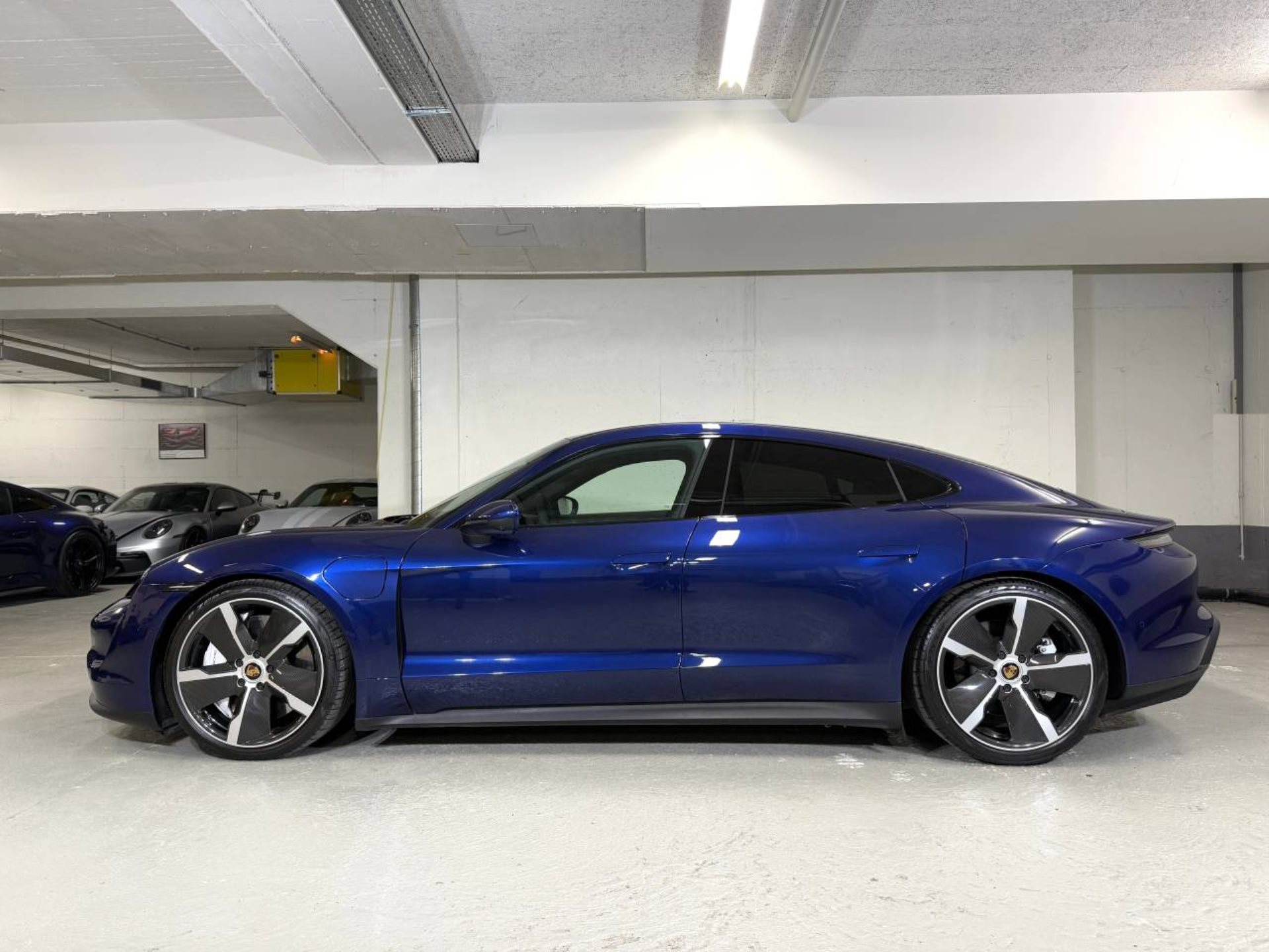 PORSCHE Taycan 4S-image-1