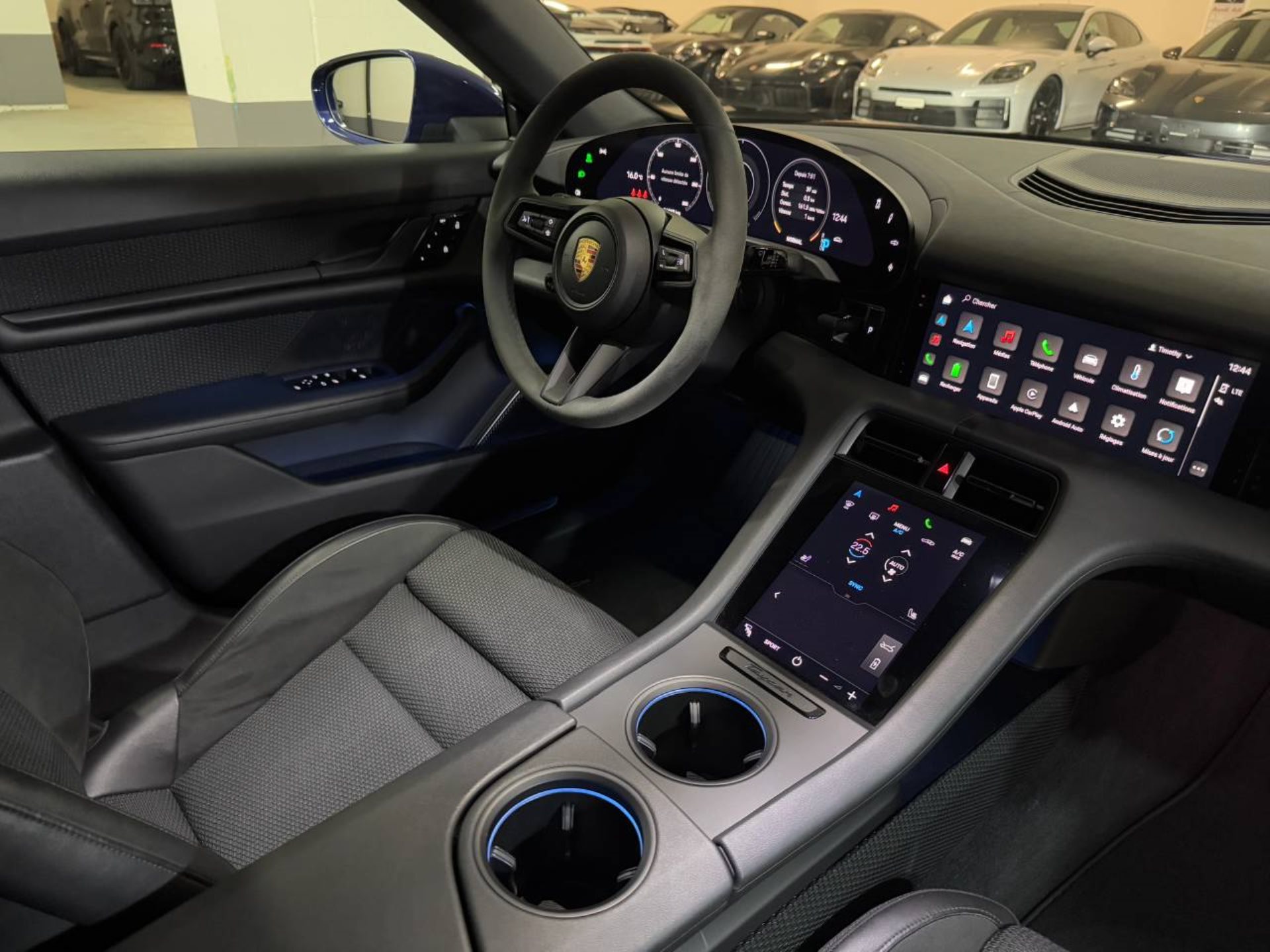 PORSCHE Taycan 4S-image-13