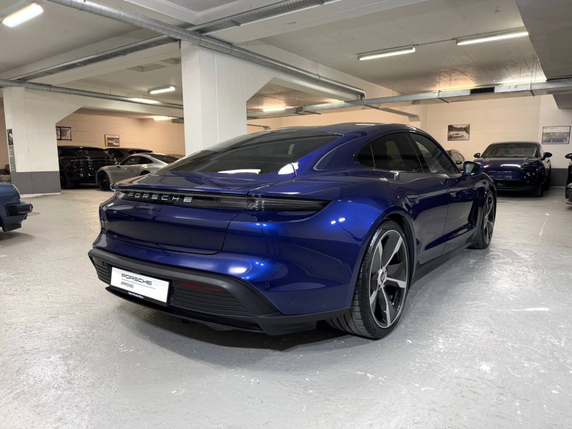 PORSCHE Taycan 4S-image-6