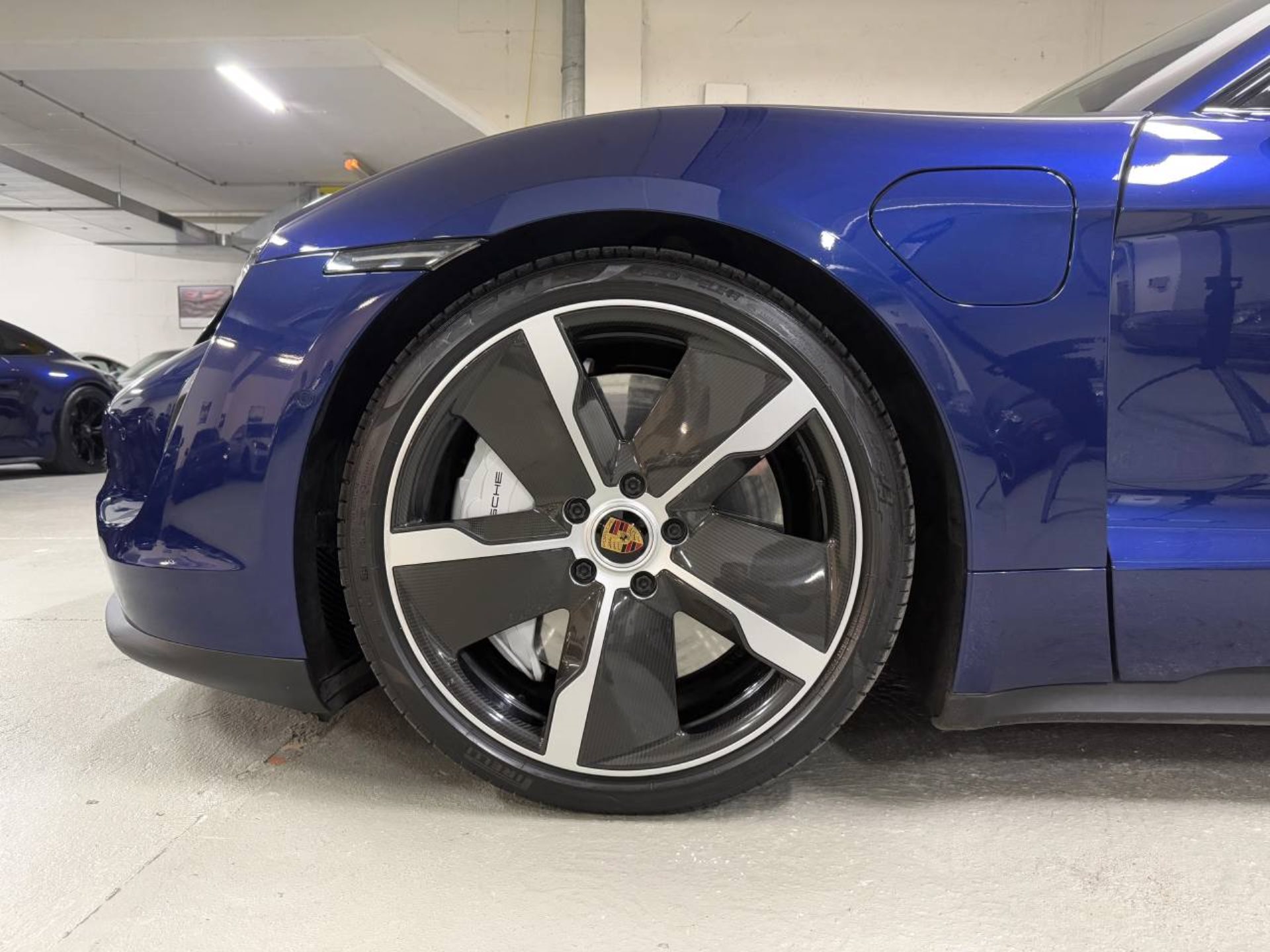 PORSCHE Taycan 4S-image-9