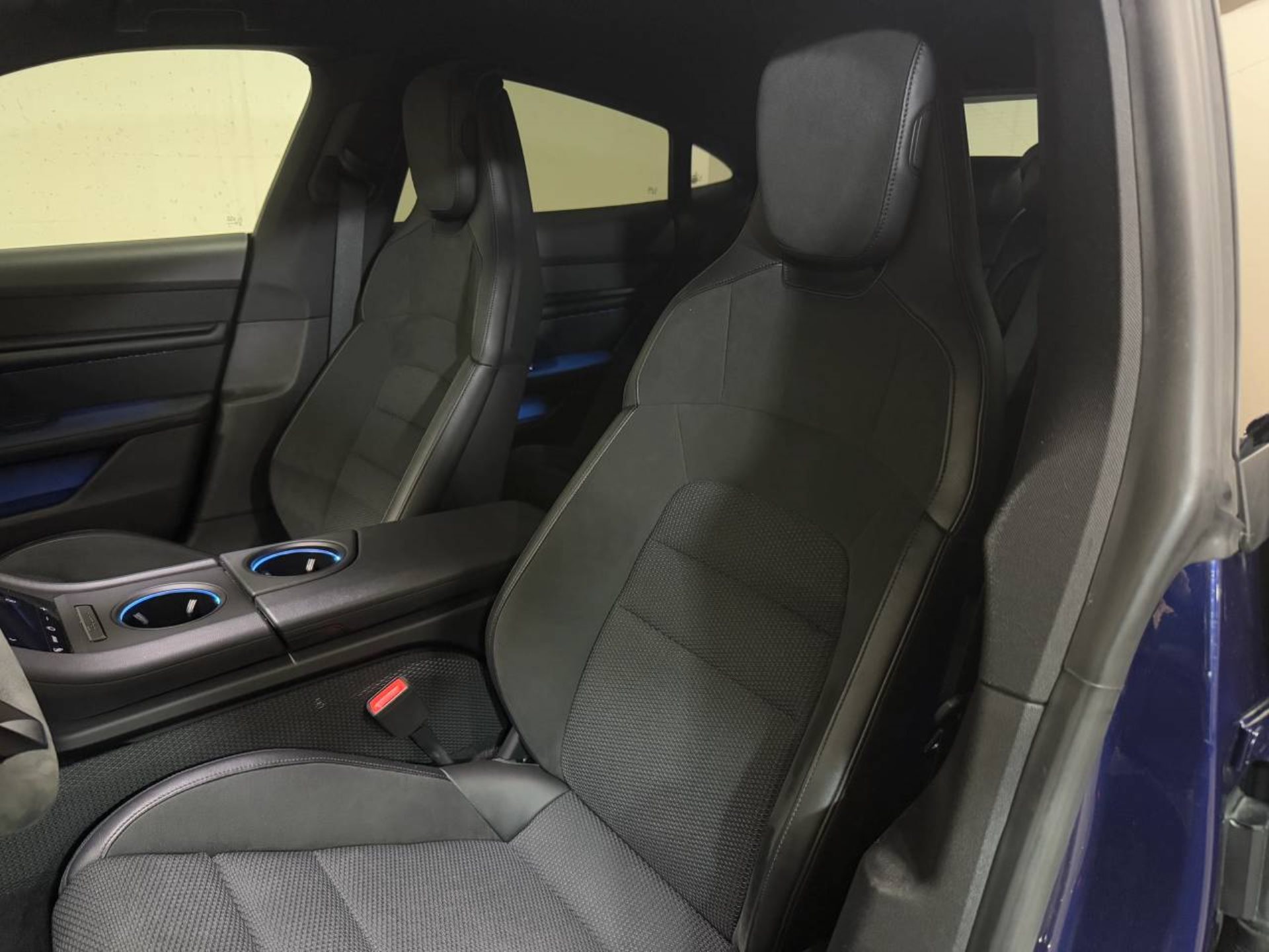 PORSCHE Taycan 4S-image-4