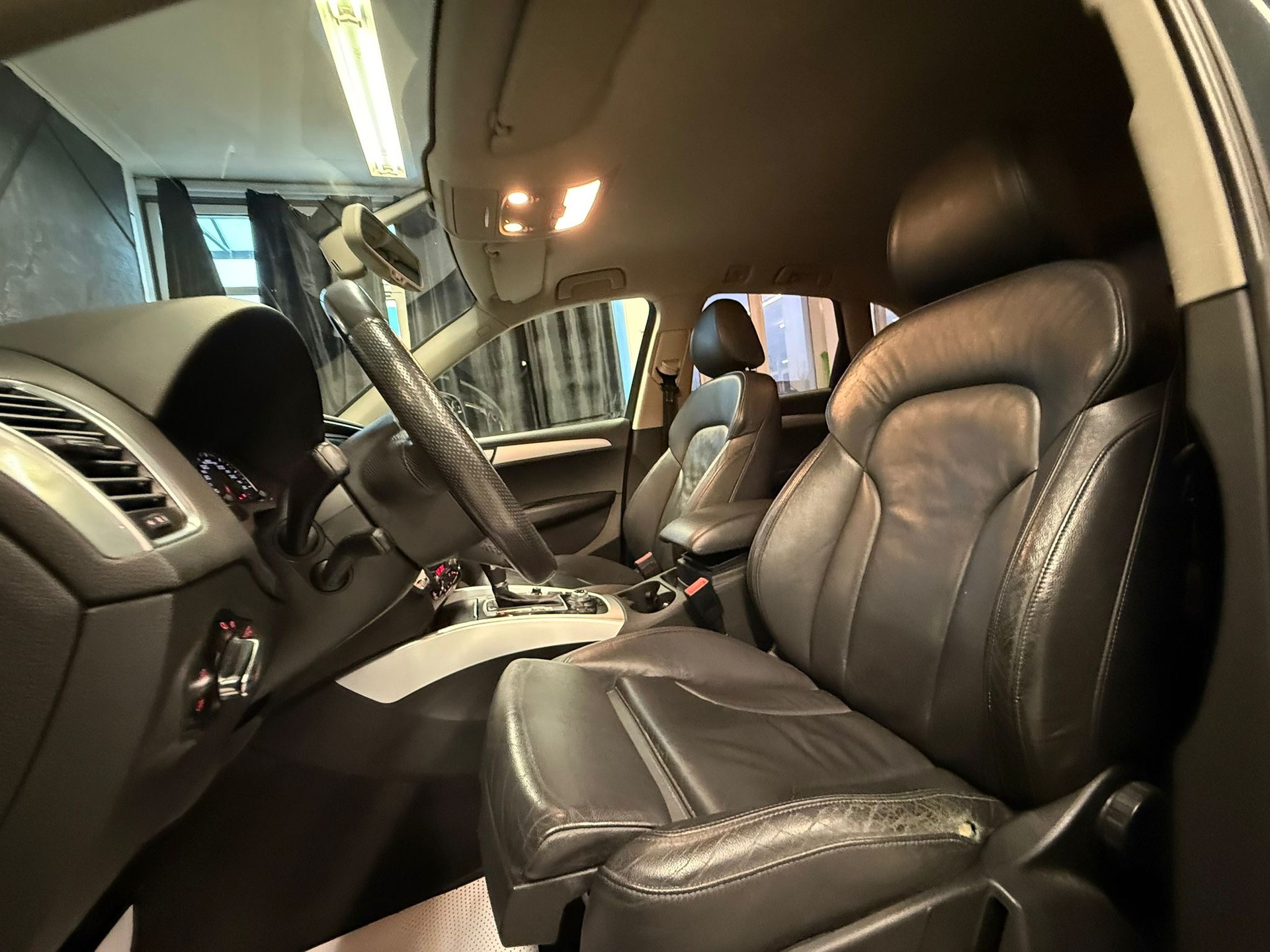AUDI Q5 3.0 TDI quattro S-tronic-image-6