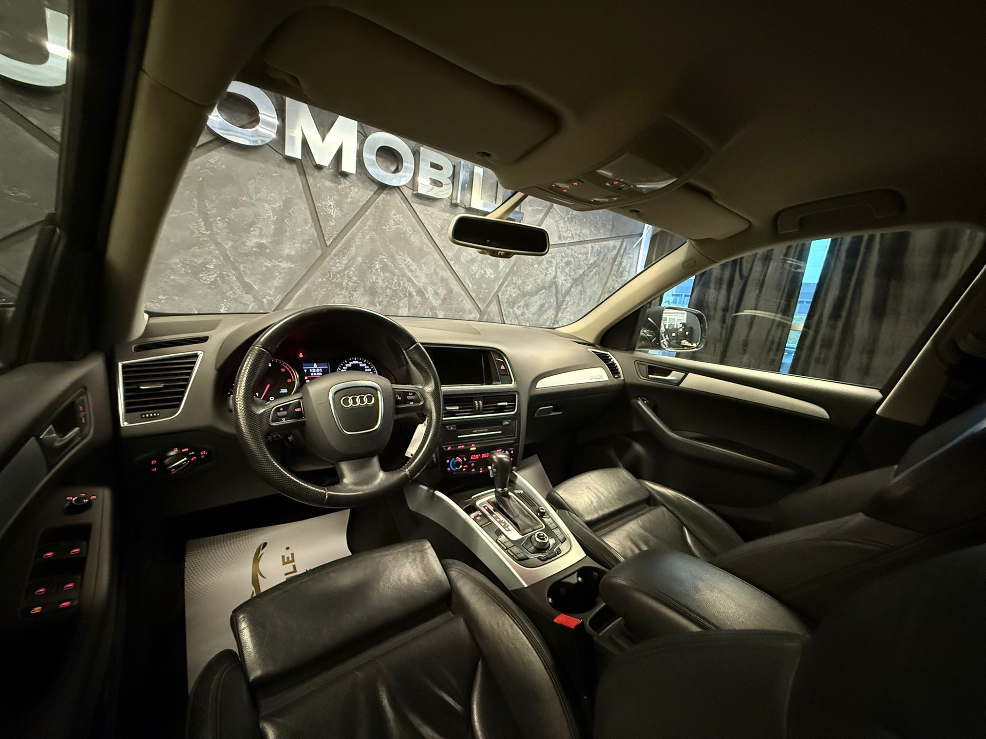 AUDI Q5 3.0 TDI quattro S-tronic-image-5
