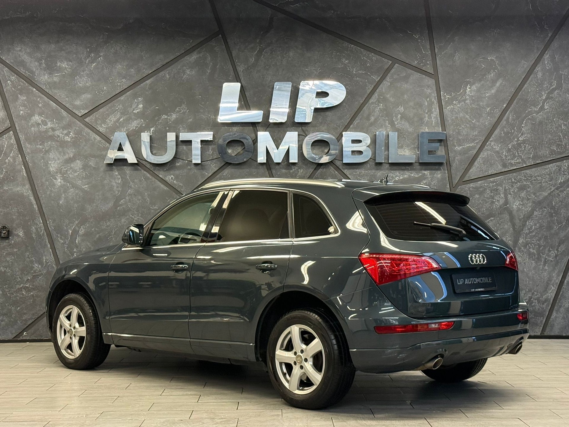 AUDI Q5 3.0 TDI quattro S-tronic-image-3