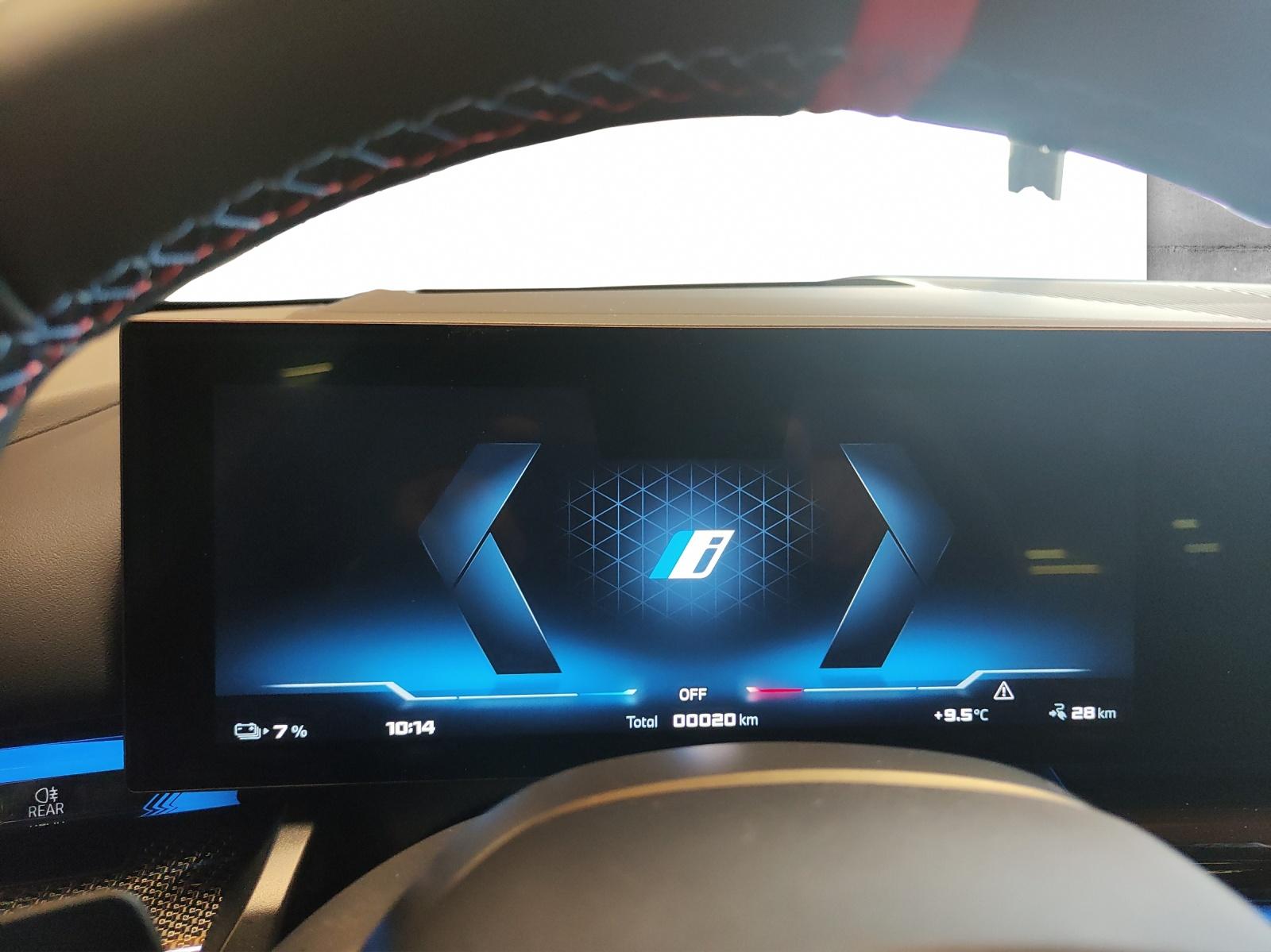 BMW i5 M60 xDrive Touring-image-16
