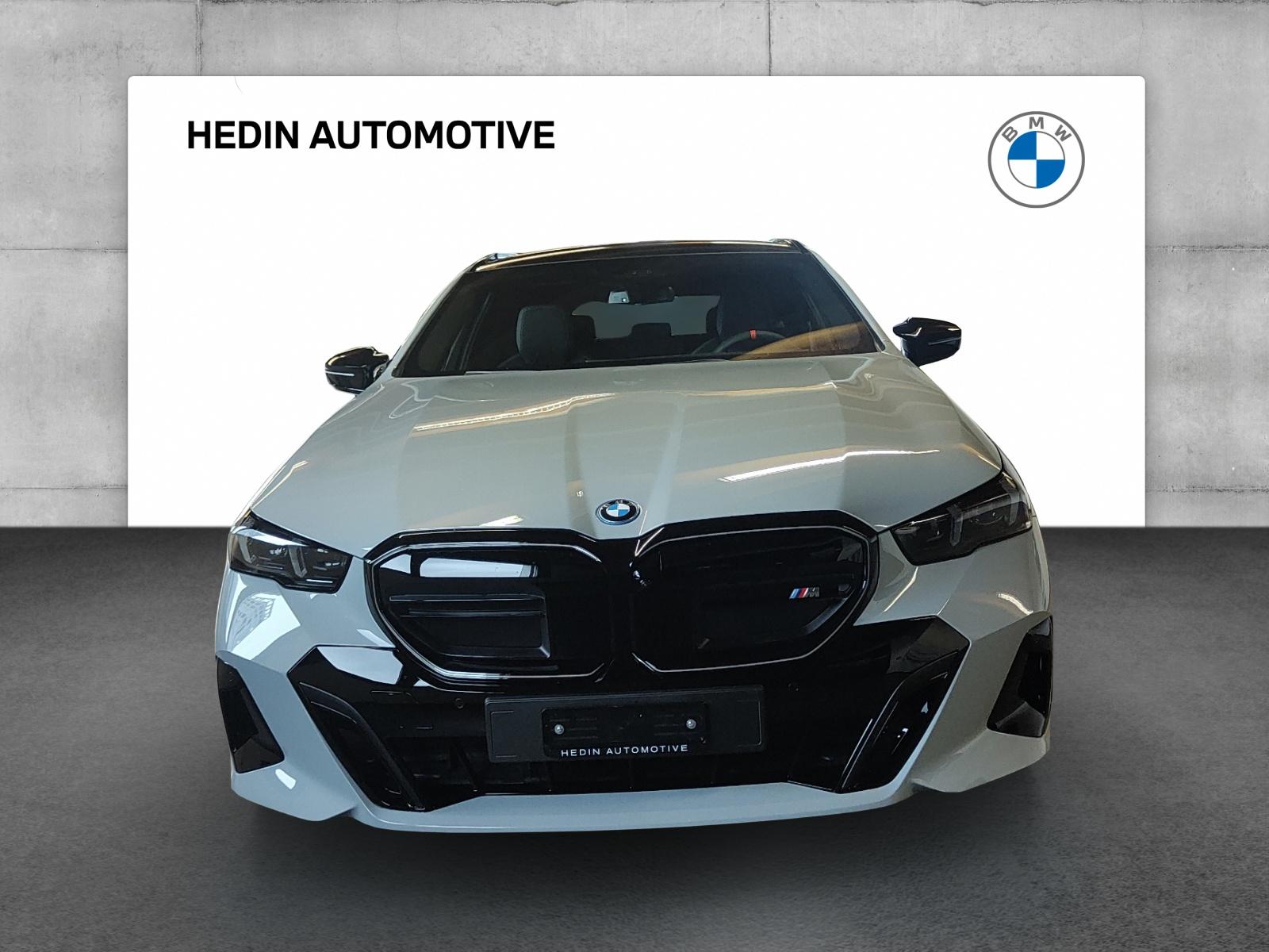BMW i5 M60 xDrive Touring-image-7