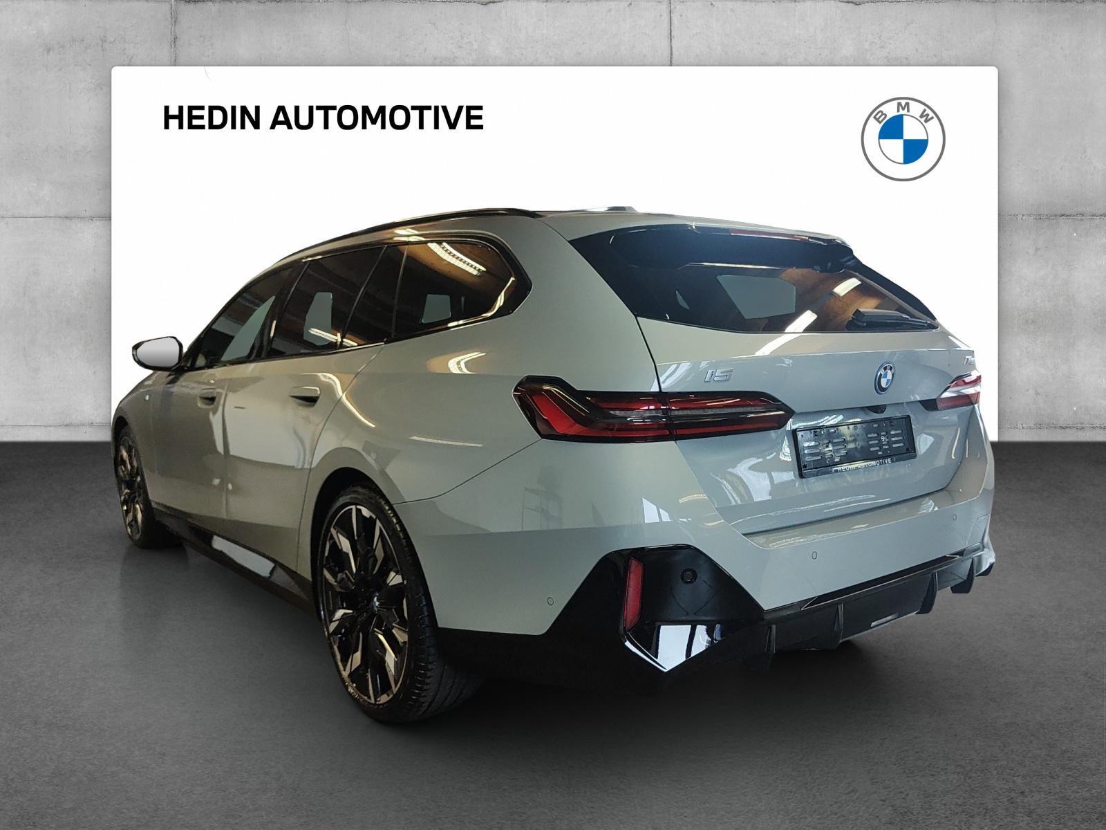 BMW i5 M60 xDrive Touring-image-2