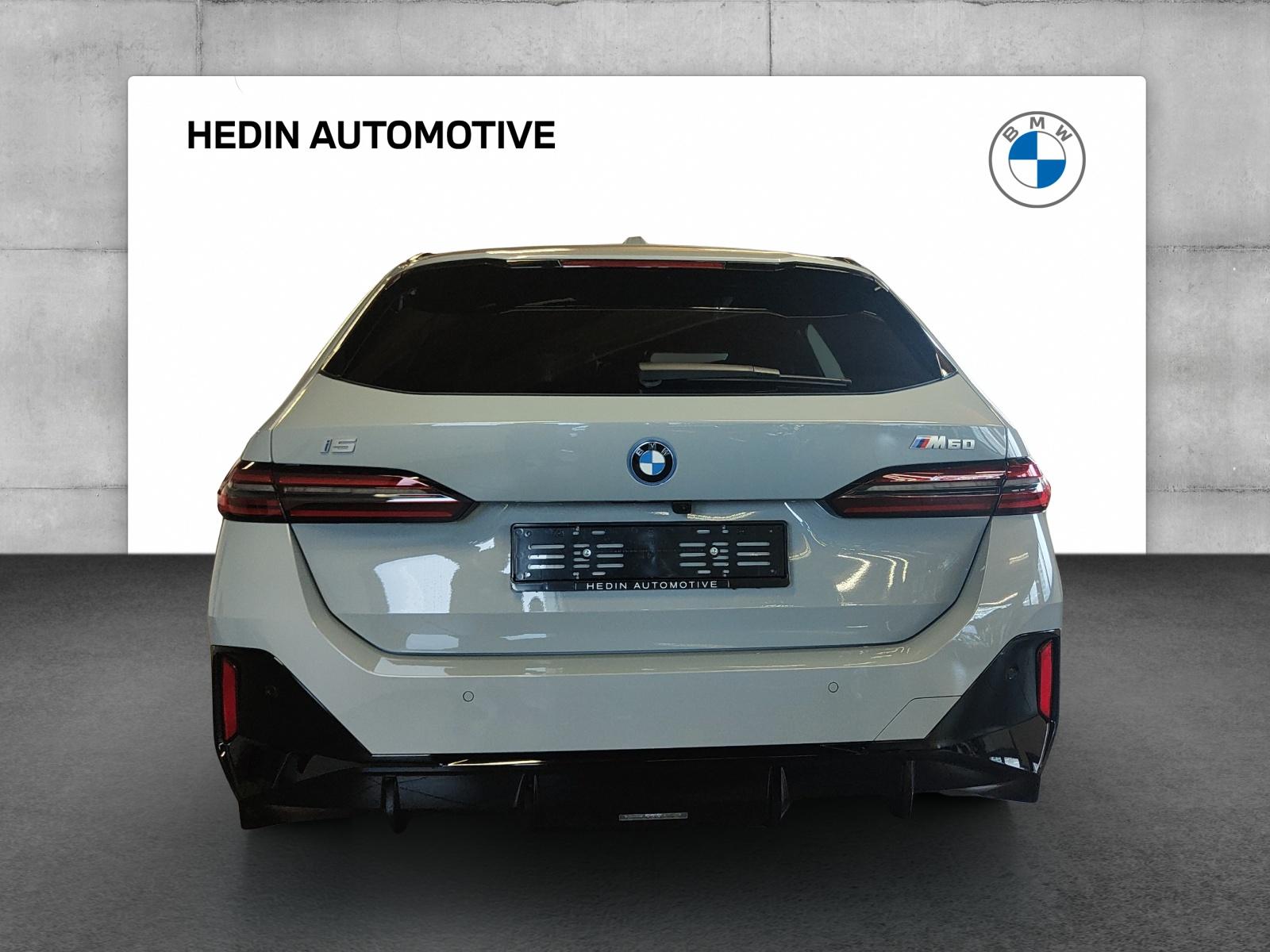 BMW i5 M60 xDrive Touring-image-3